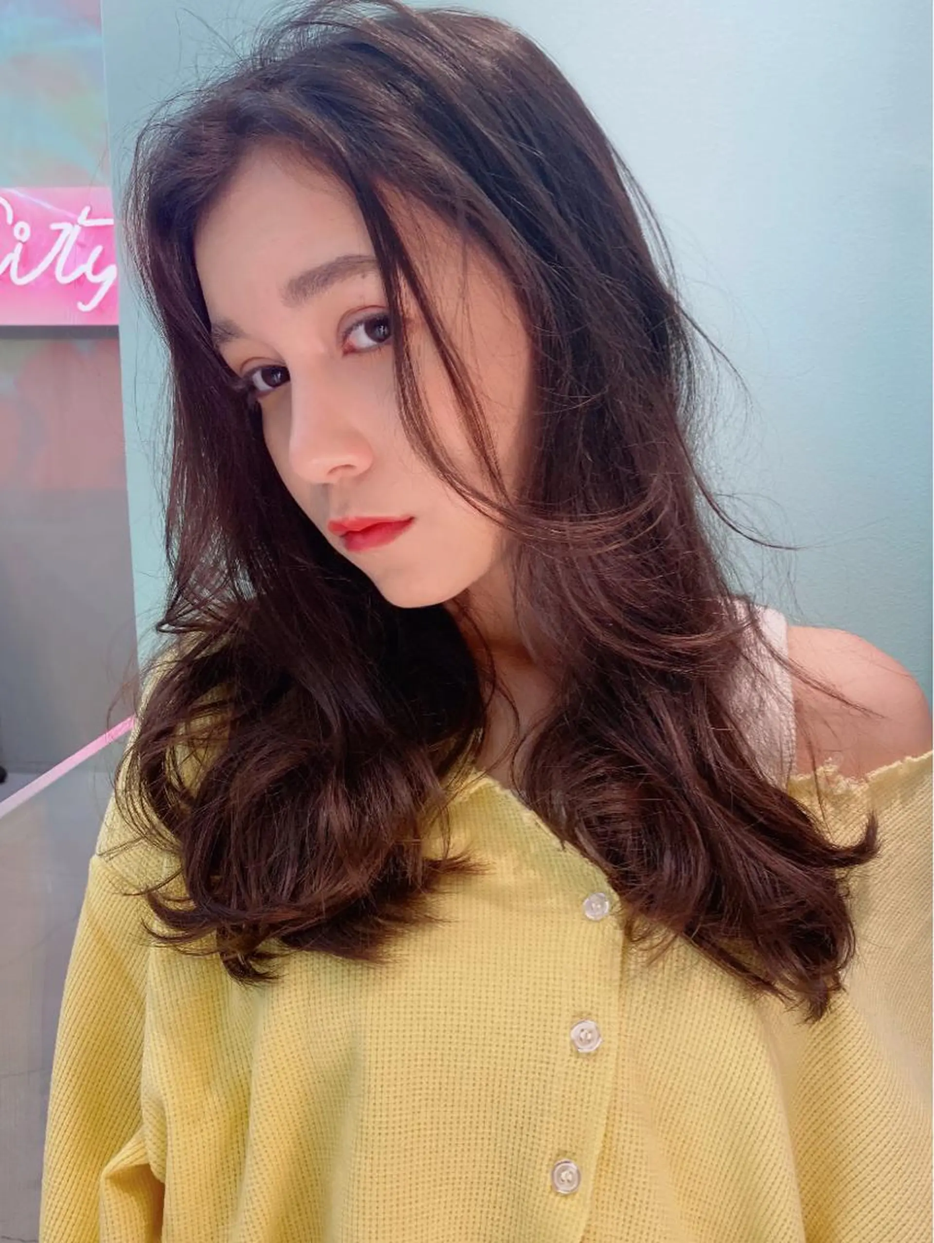 ロング カラー 岡野 静華のヘアスタイル