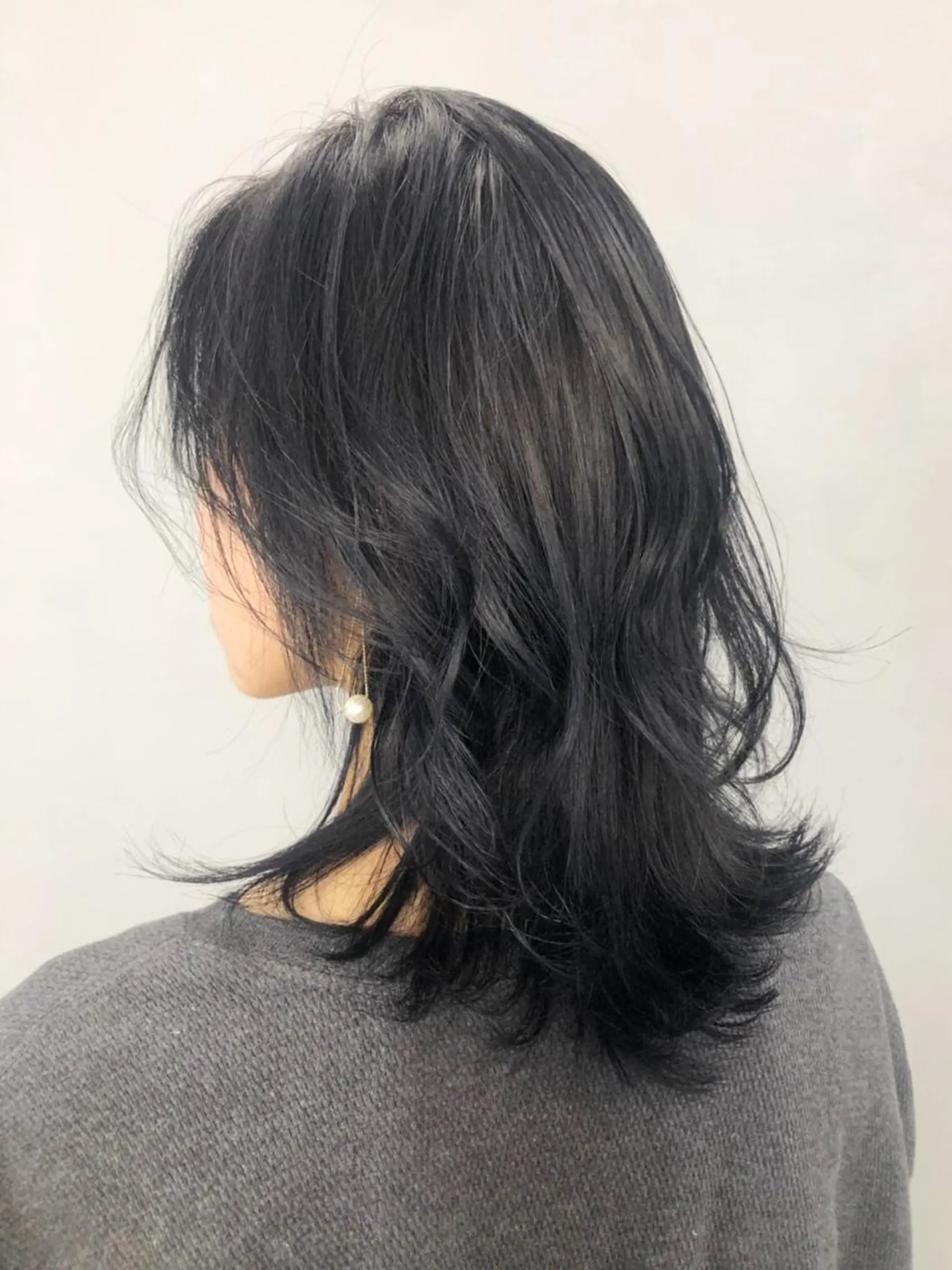 ミディアム カラー パーマ ヘアアレンジ ネイビーカラー ITbyALBUM 中野店のヘアスタイル