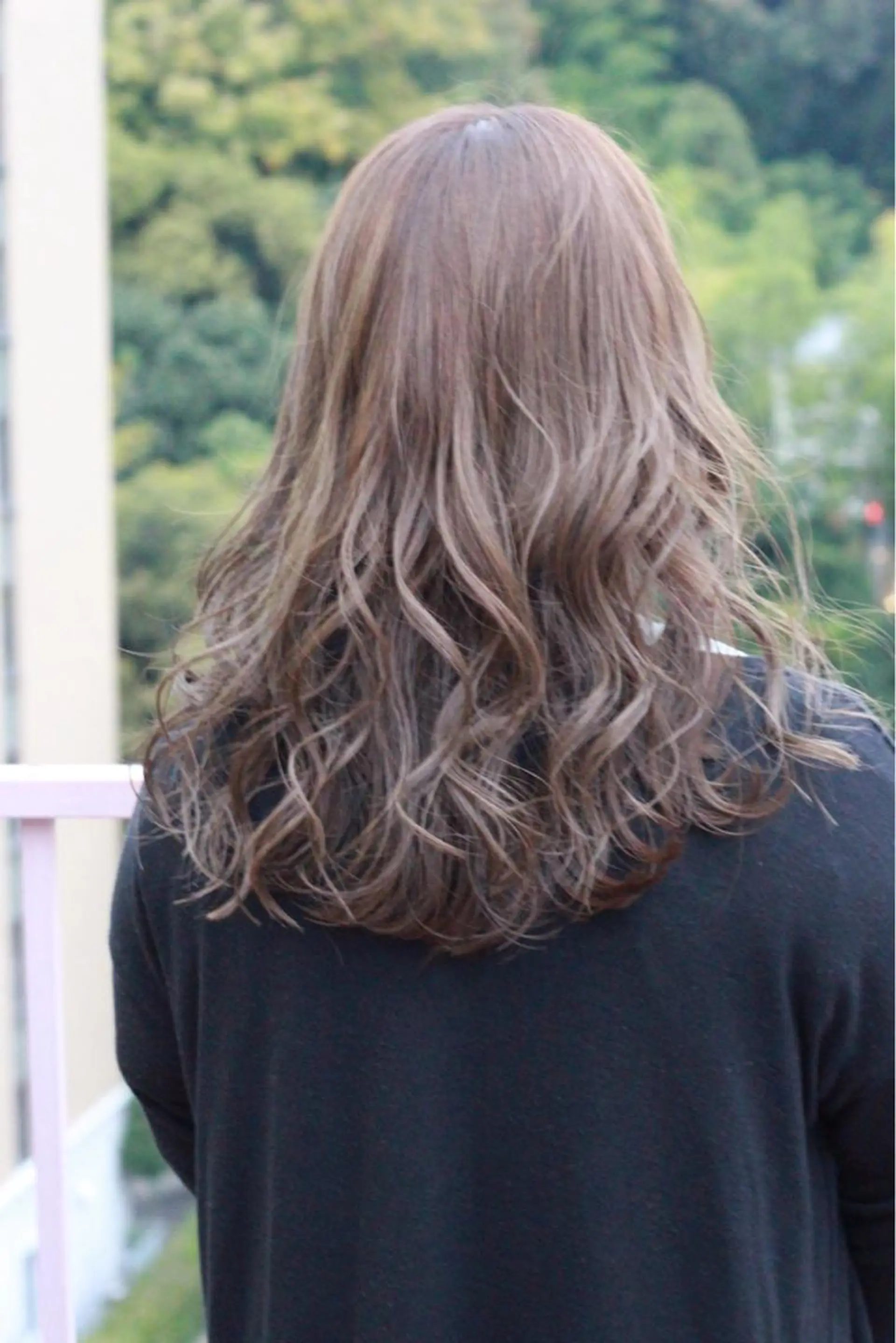 セミロング カラー アッシュ ハイトーンカラー カット ヘアカラー Viage （ビアージュ）のヘアスタイル