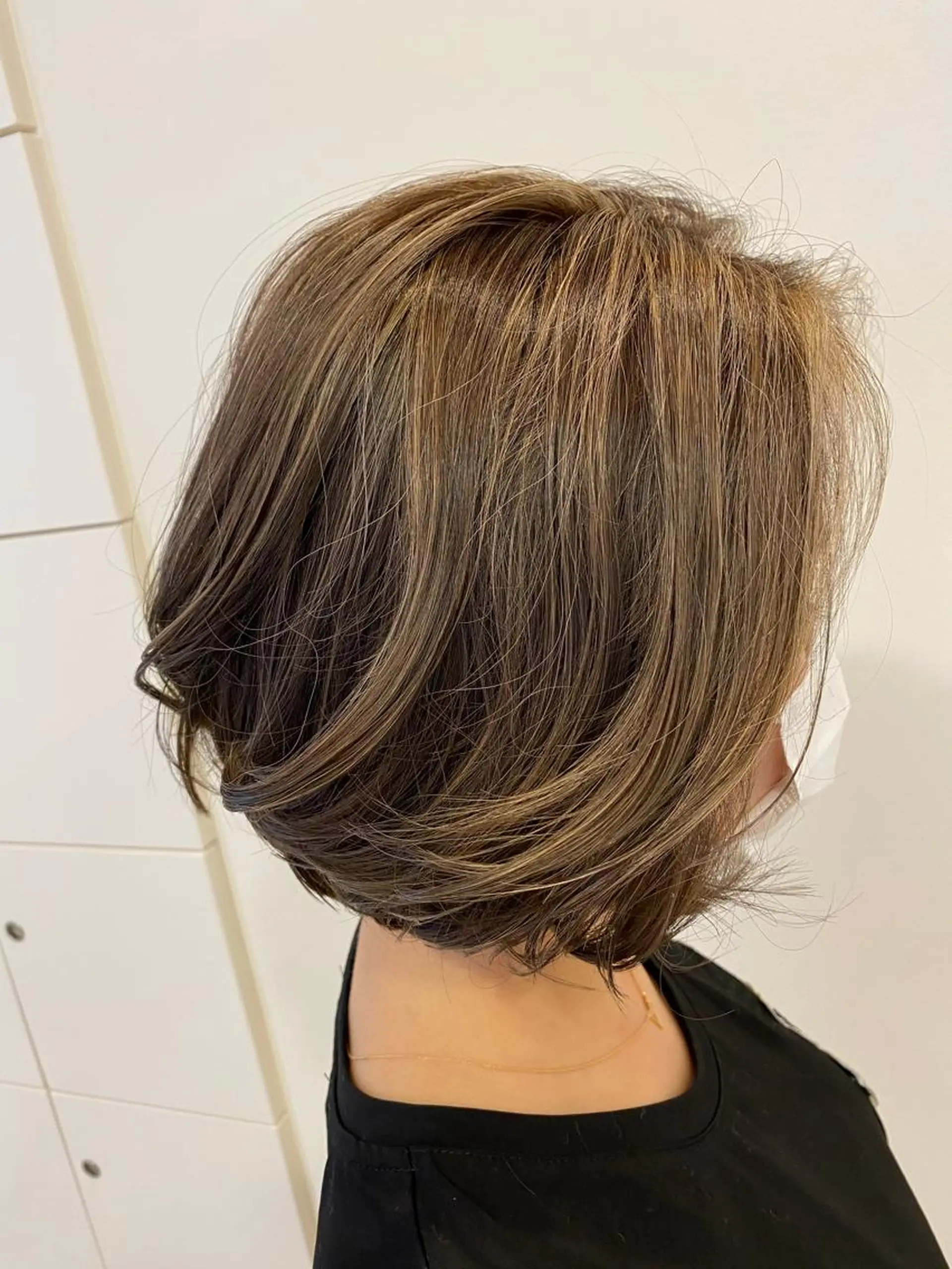 ショート ボブ ハイライト 藤原 克宏のヘアスタイル