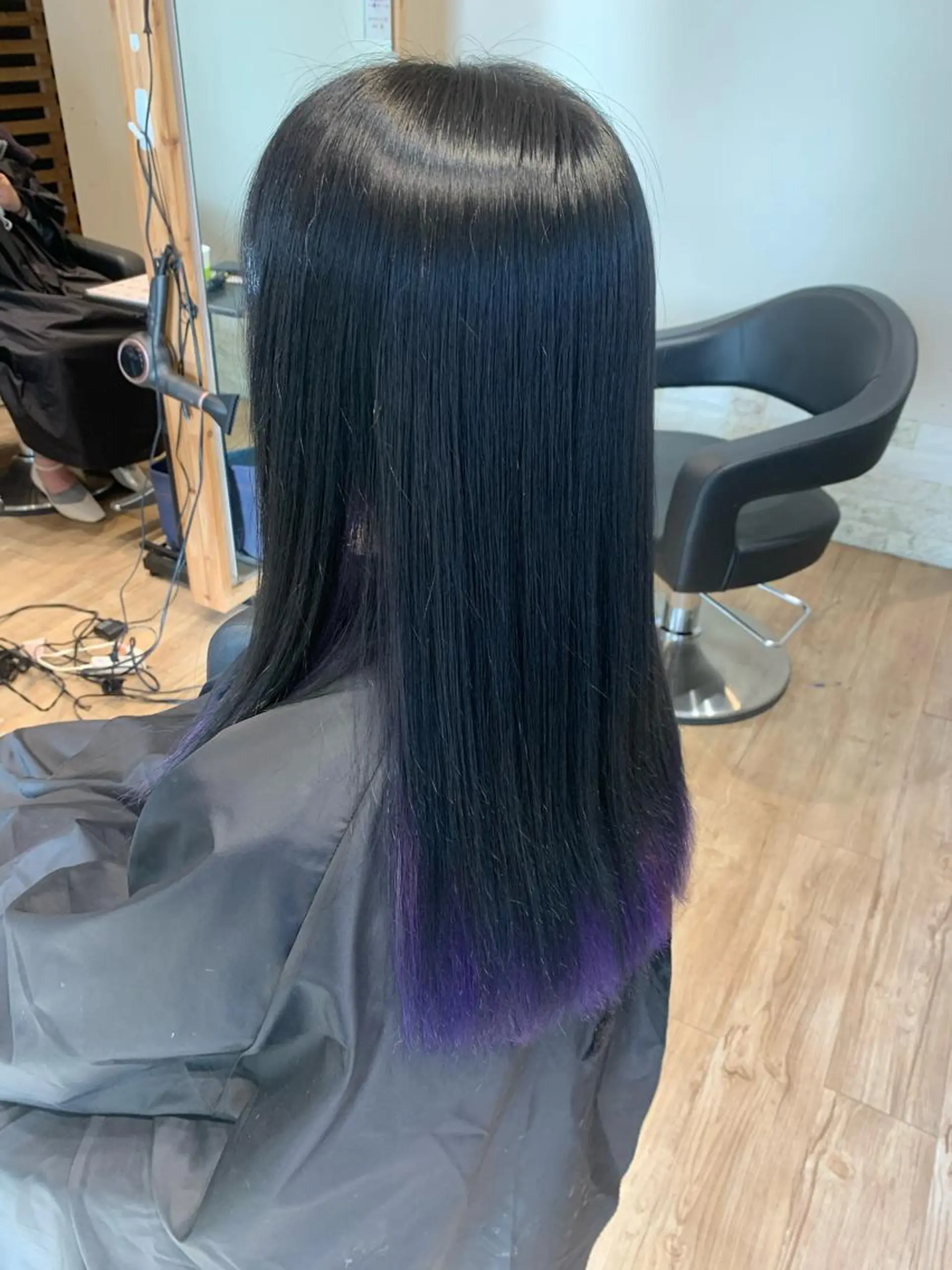セミロング カラー パープルカラー ヘアカラー 大久保 隆蔵のヘアスタイル