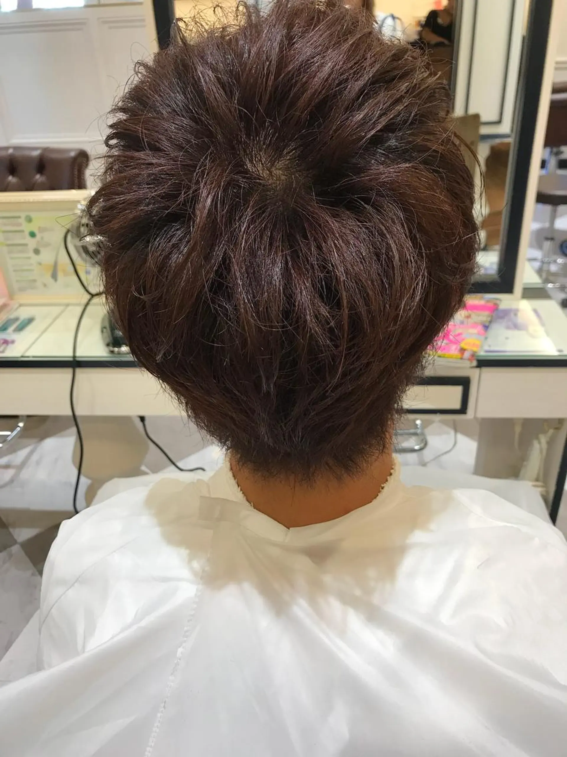 カラー メンズ 粟田 めぐみのヘアスタイル