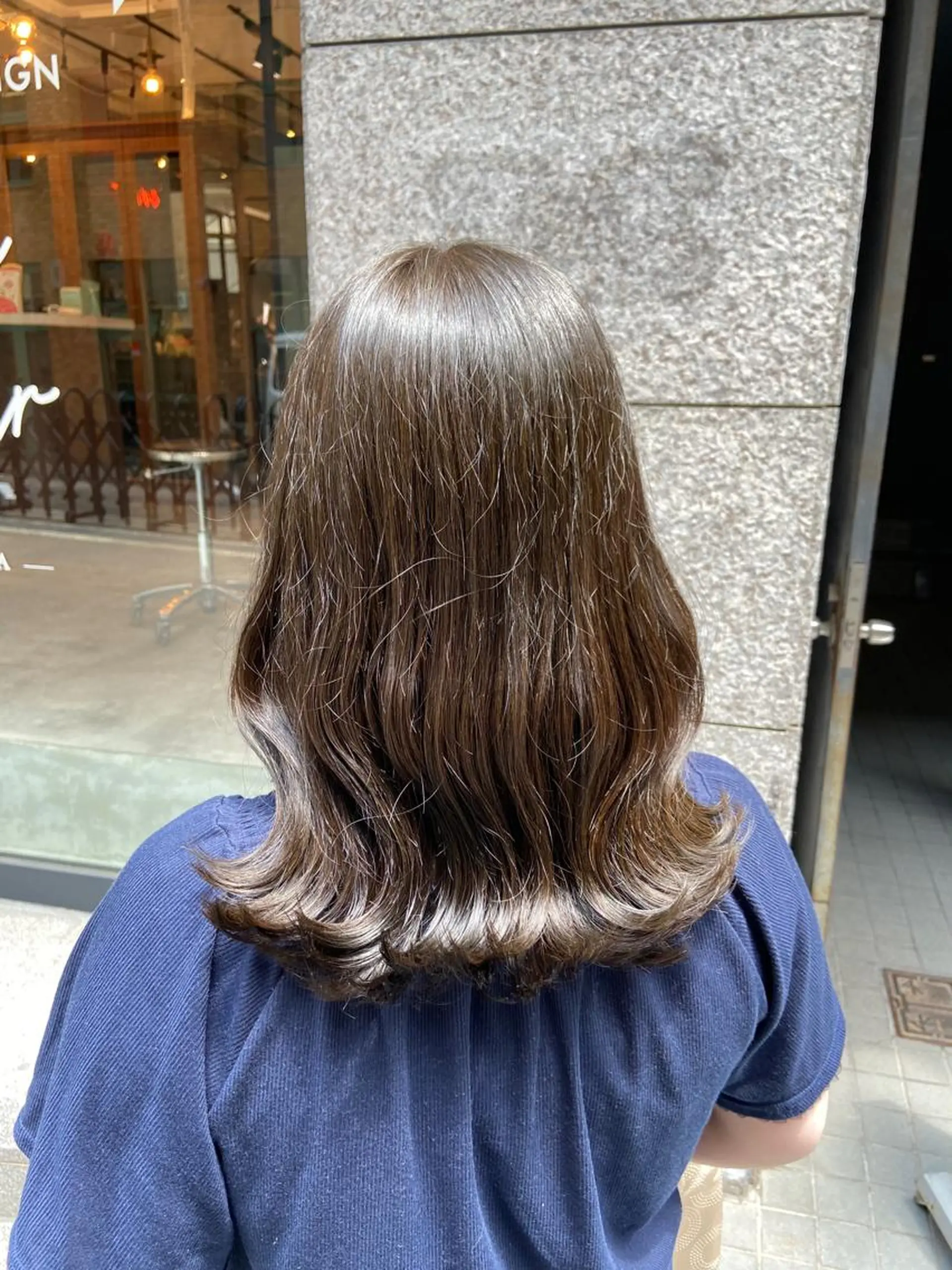 セミロング カラー ベージュカラー オリーブベージュ THINK SHOP sakiのヘアスタイル