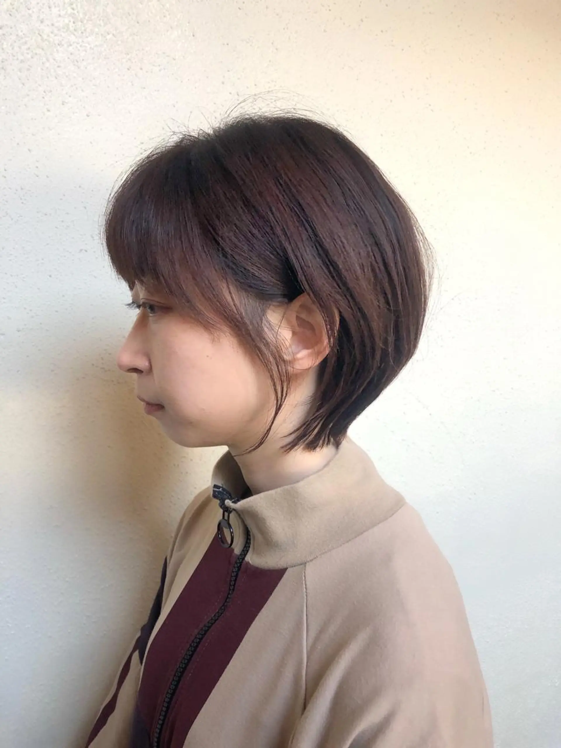 ショート esse大阪茶屋町店所属・レイヤーカット 新井田陽寿のヘアスタイル