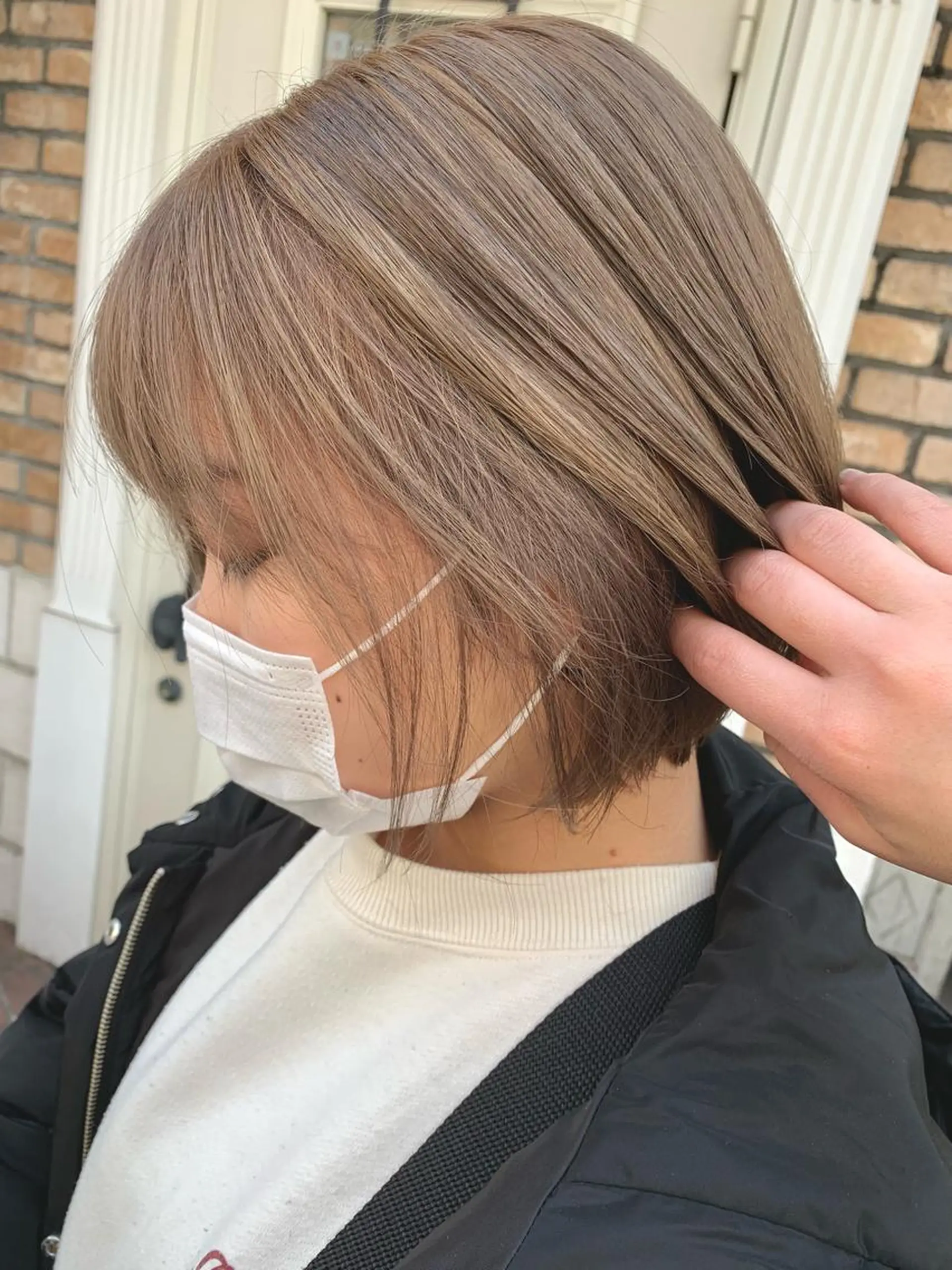 ショート カラー ベージュカラー ブリーチ ミルクティーベージュ 似合わせカラー🫶 小川千波のヘアスタイル