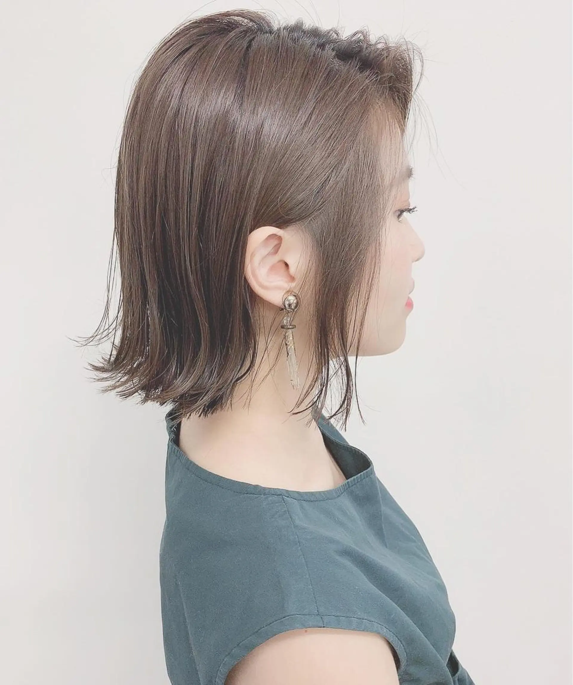 ショート カラー カット 肌に馴染む暗髪 梅田・増田のヘアスタイル