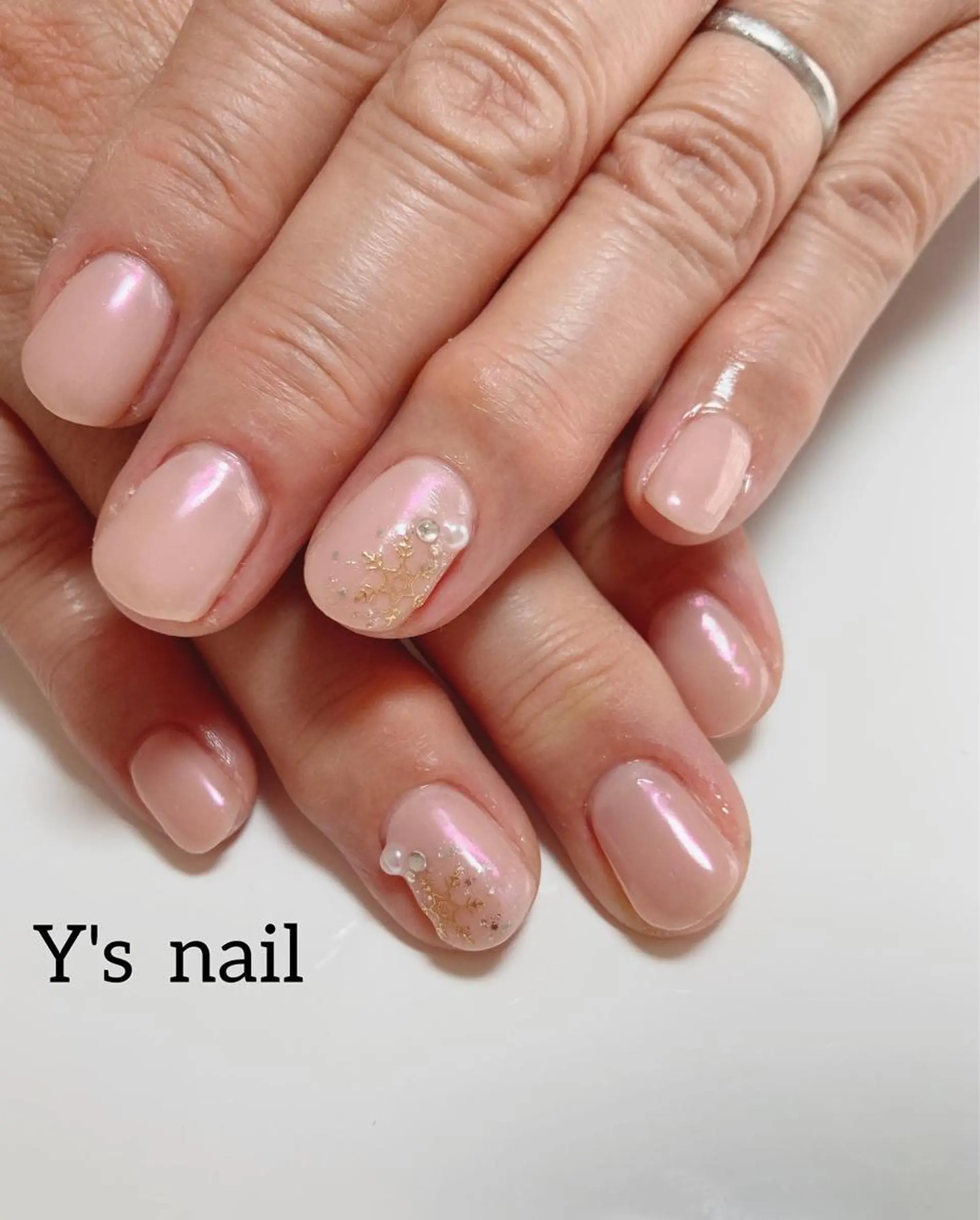 ネイル オーロラネイル ストーンネイル 手書きが得意🖌️ Y’s  nailのネイルデザイン