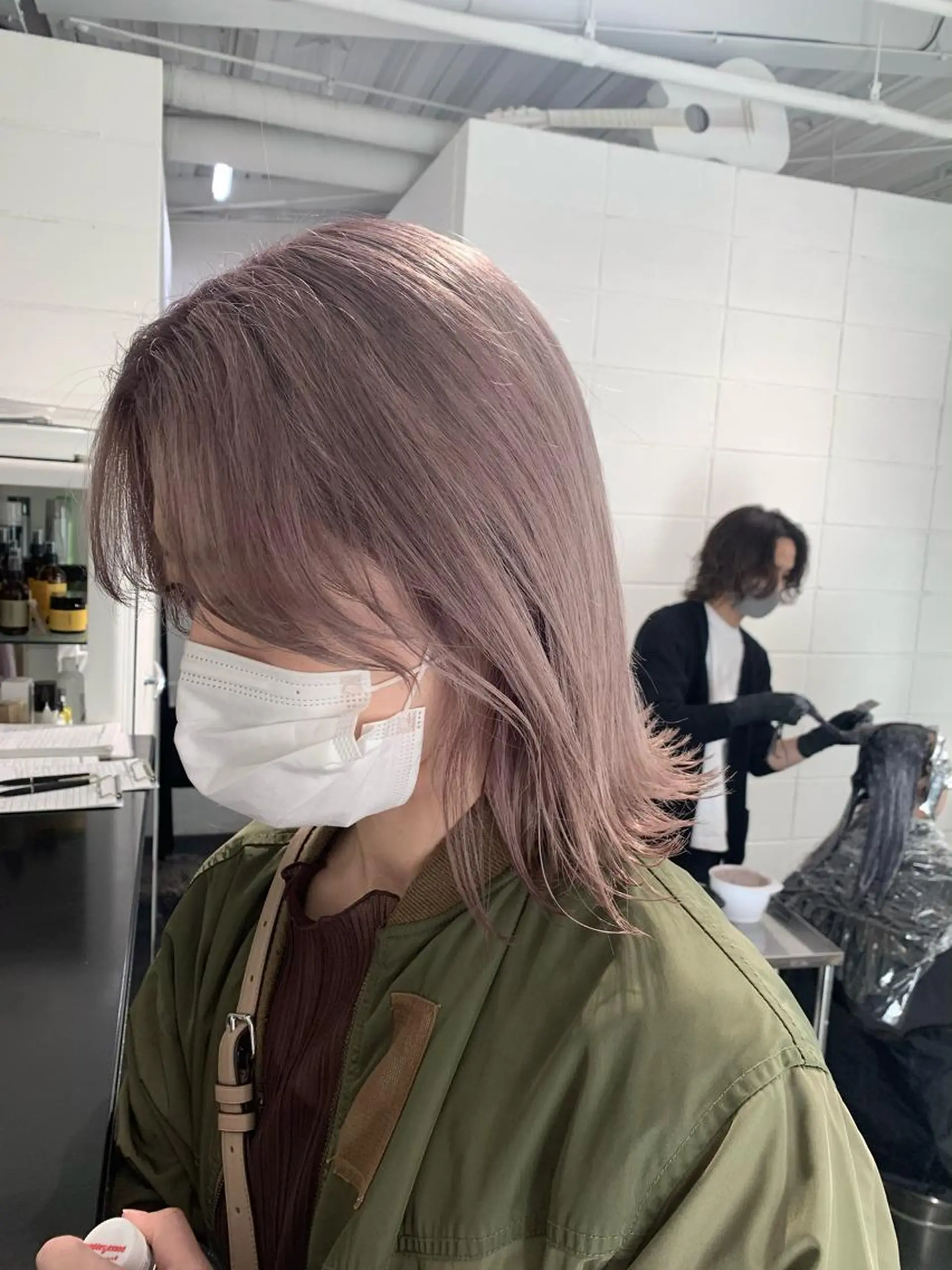 ミディアム カラー ヘアアレンジ ベージュカラー ブリーチ ラベンダーカラー ホワイトベージュ カット ヘアカラー トリートメント 艶ハイトーン/ヘア アレンジAYAKAのヘアスタイル