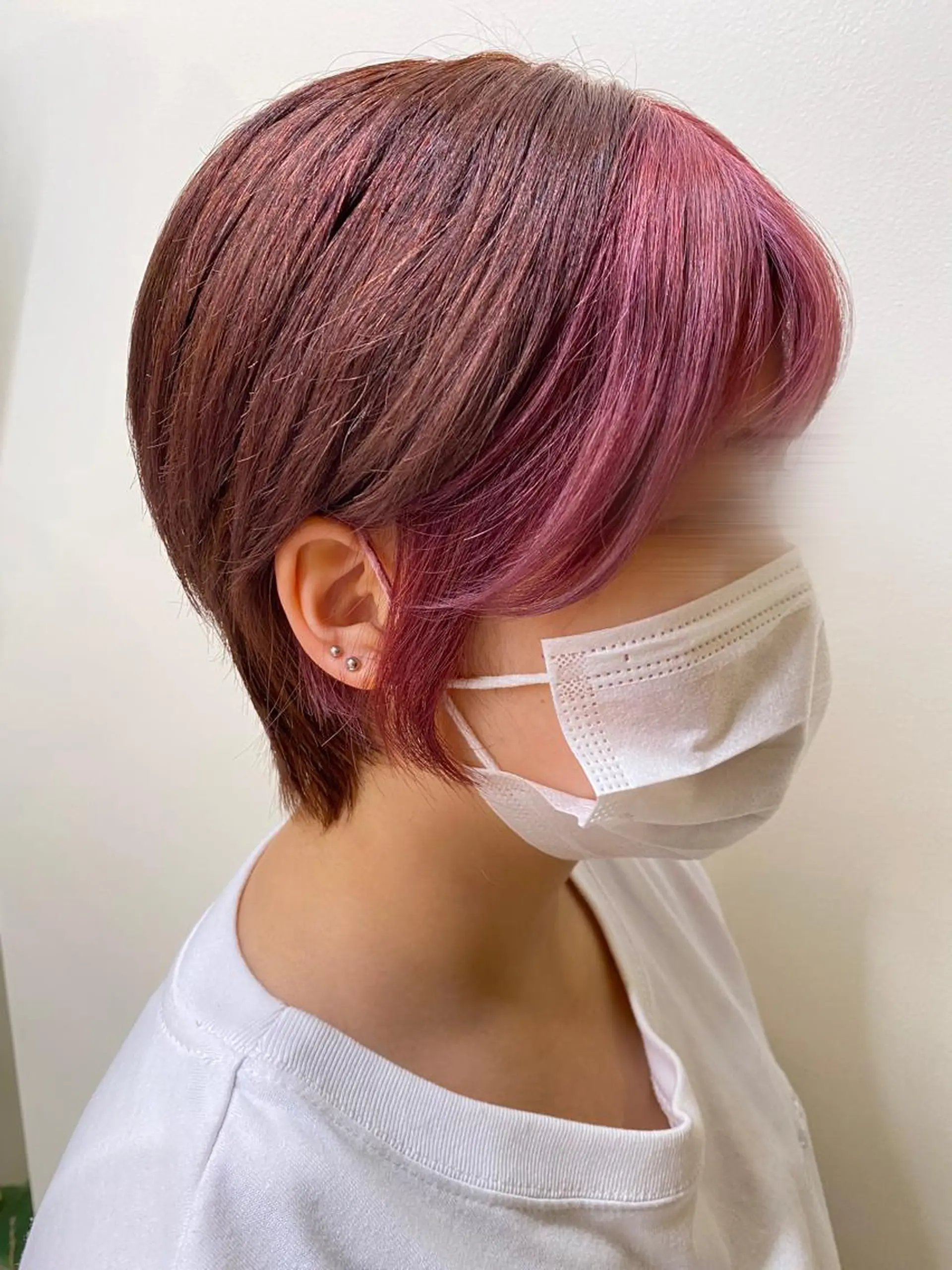 カラー 勝海 絢音のヘアスタイル