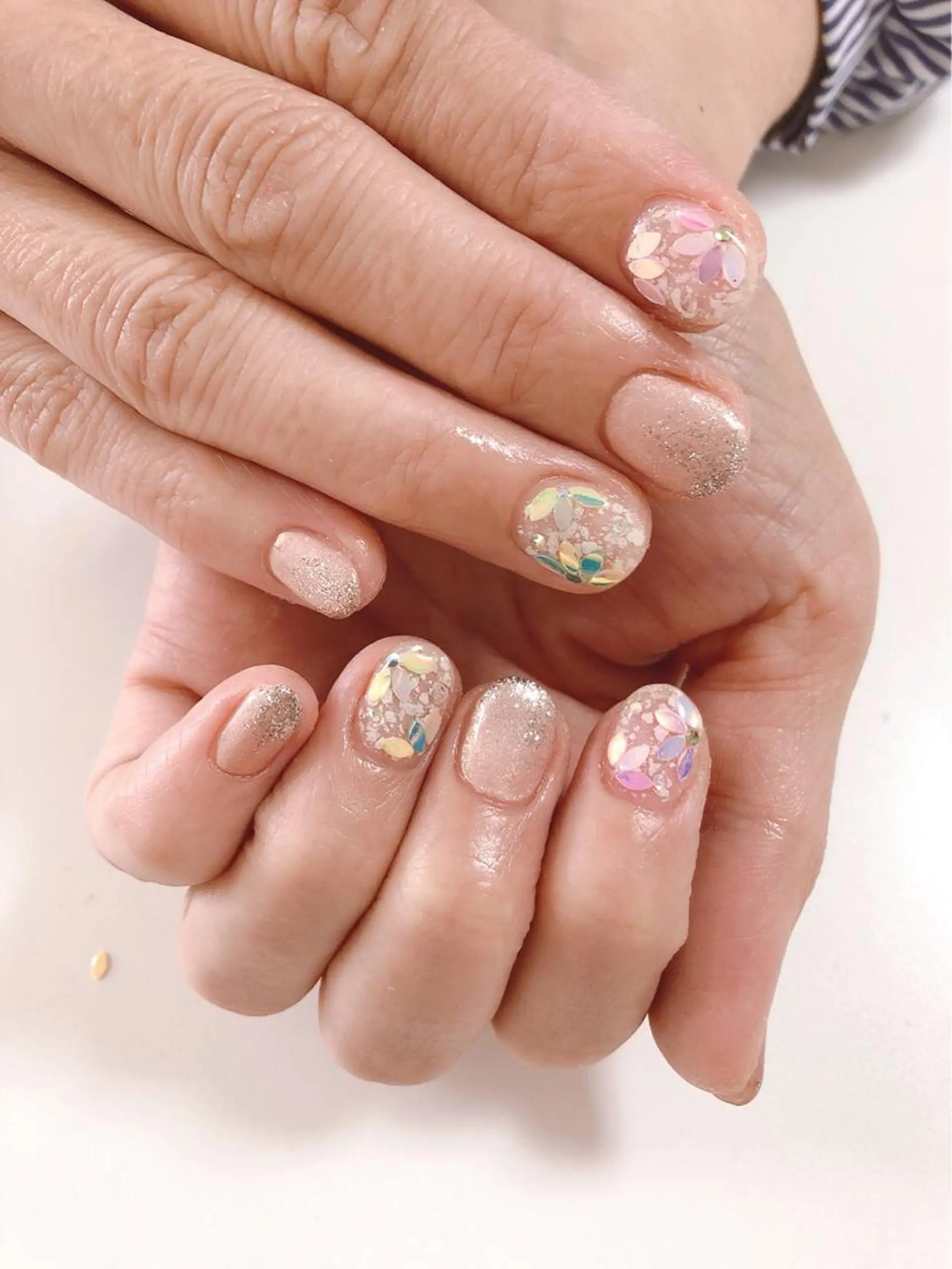 ネイル アートネイル 長さ出し フットネイル グリーン ニュアンスネイル Lily Roseスタッフ一同のマツエク・マツパデザイン