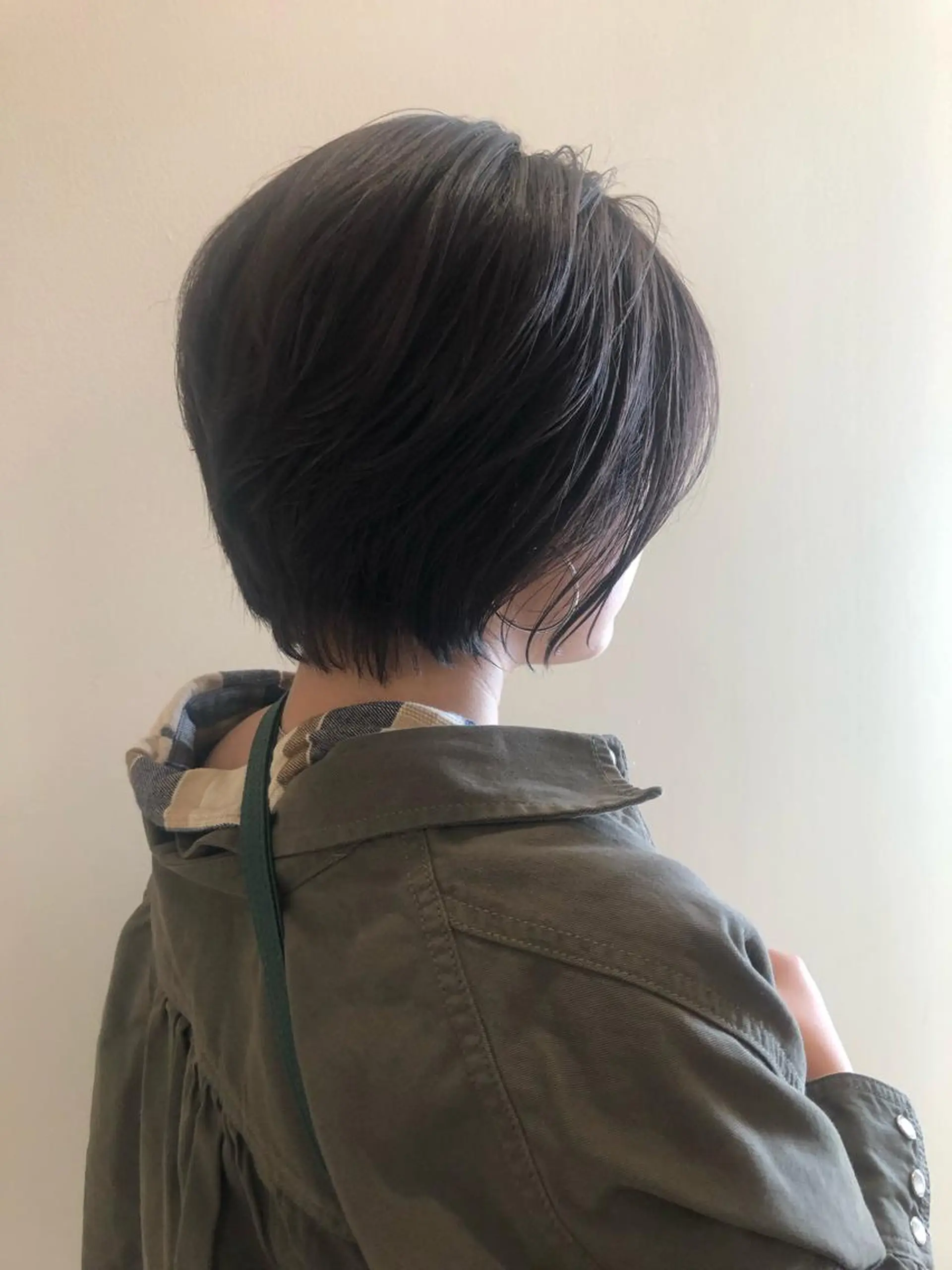 ショート カラー アッシュ 透明感カラー ヘアカラー トリートメント ヘッドスパ 盛れるレイヤーカット 得意🌹井上美沙のヘアスタイル