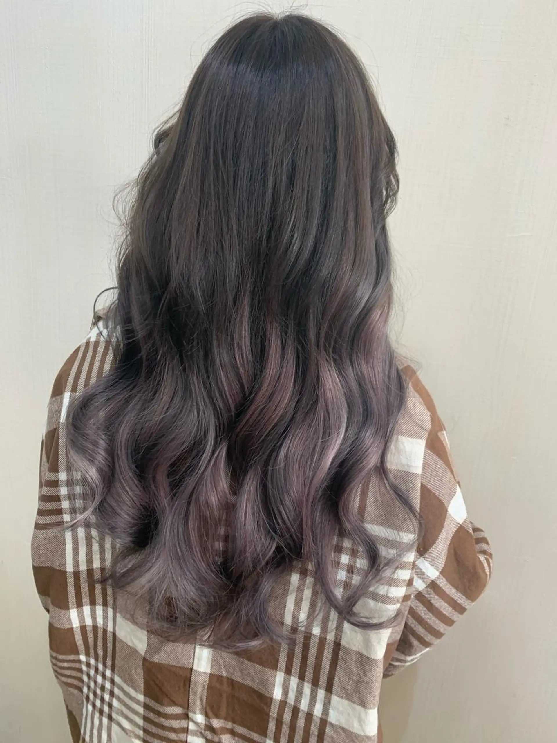 ミディアム カラー ヘアアレンジ グラデーションカラー エクステ ヘアカラー トリートメント エクステ きむえり/髪質改善 /うねり広がり改善のヘアスタイル