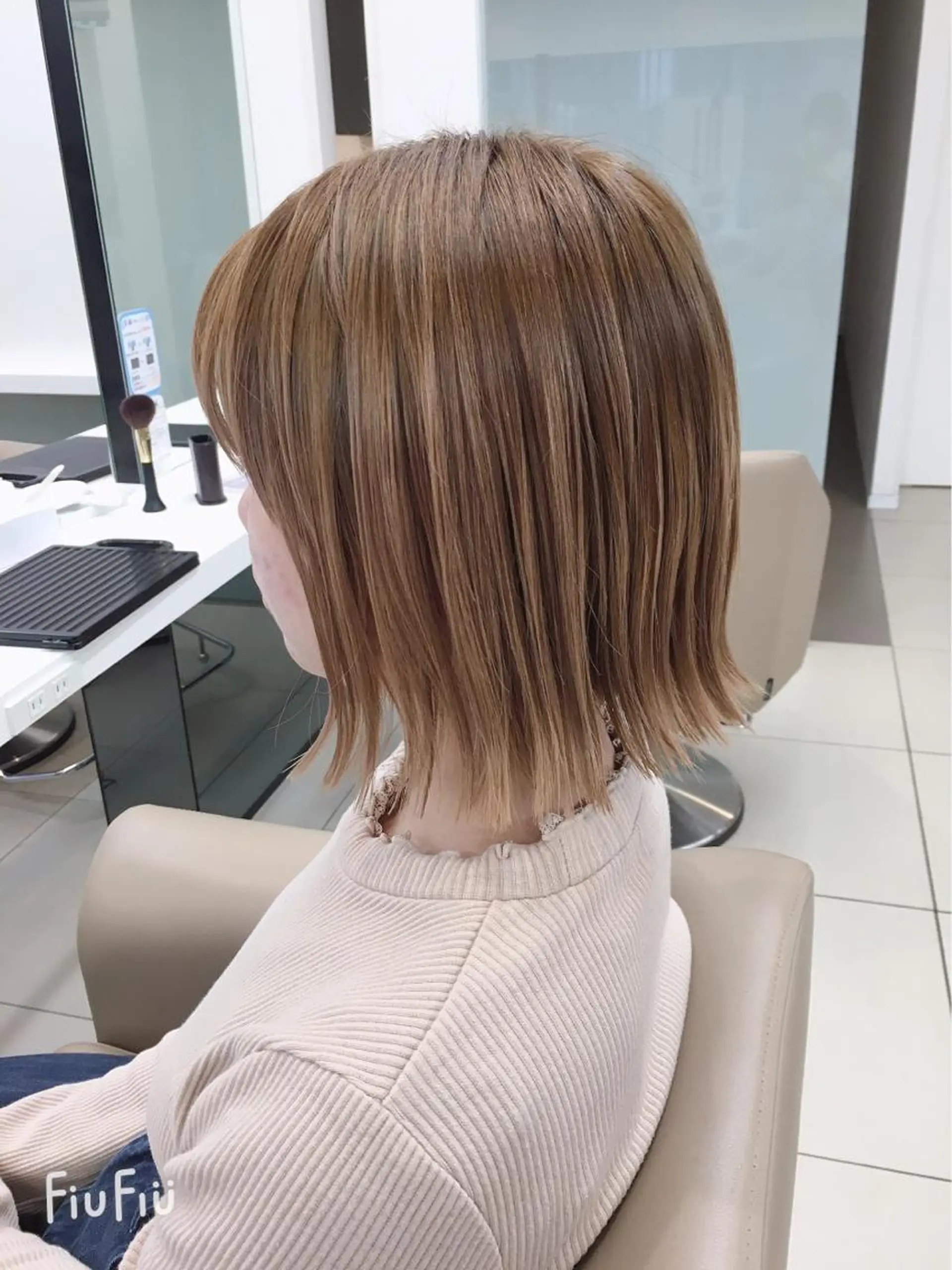ショート カラー ヘアアレンジ ベージュカラー ミルクティーベージュ 大人可愛いをご提案✨ 宮崎　雅美のヘアスタイル