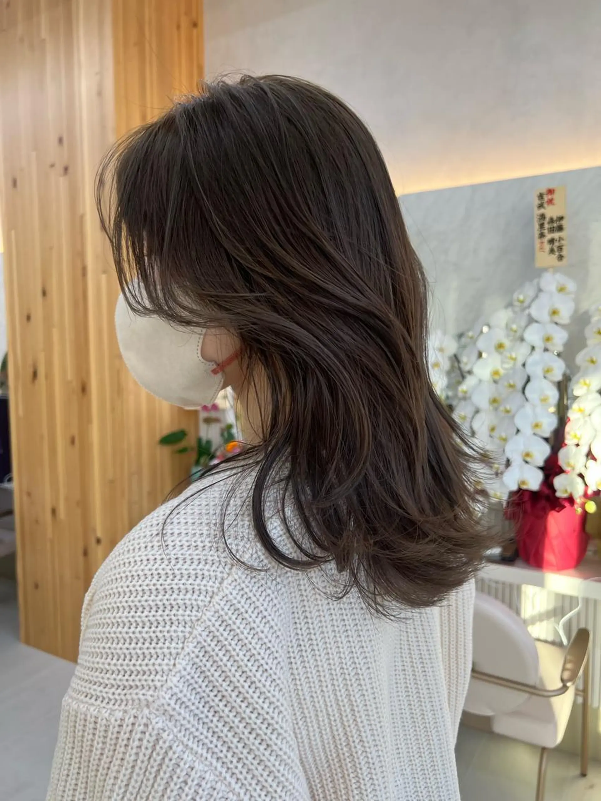 ミディアム カラー 切りっぱなしボブ ブリーチ グレージュ ハイトーンカラー ボブ カット ヘアカラー トリートメント レイヤー専門家 ダブルカラー修のヘアスタイル