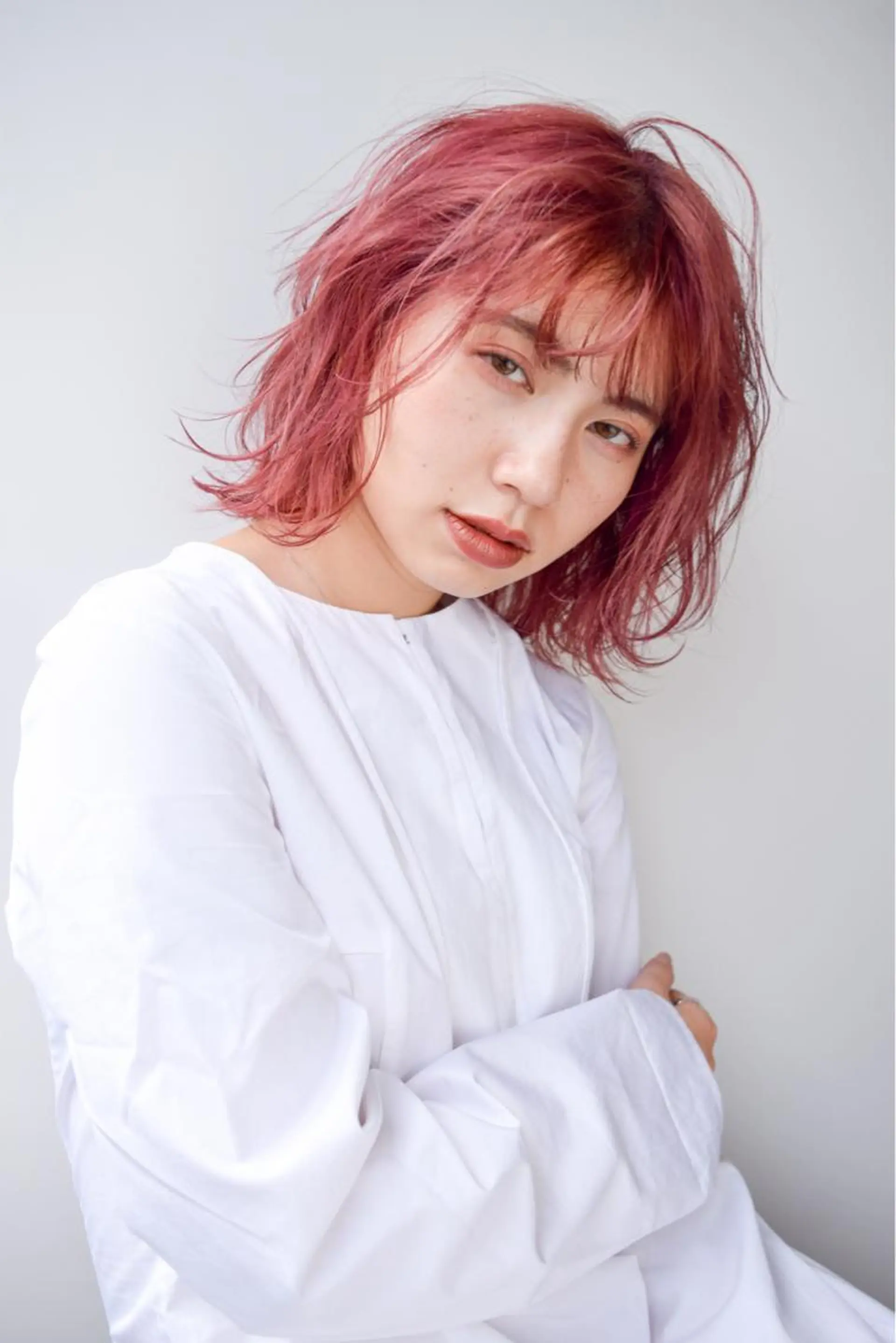 ミディアム カラー ピンクカラー 入学式 卒業式のヘアスタイル カット ヘアカラー トリートメント Loom.所属・村上雅人 ナチュラルモードのヘアスタイル