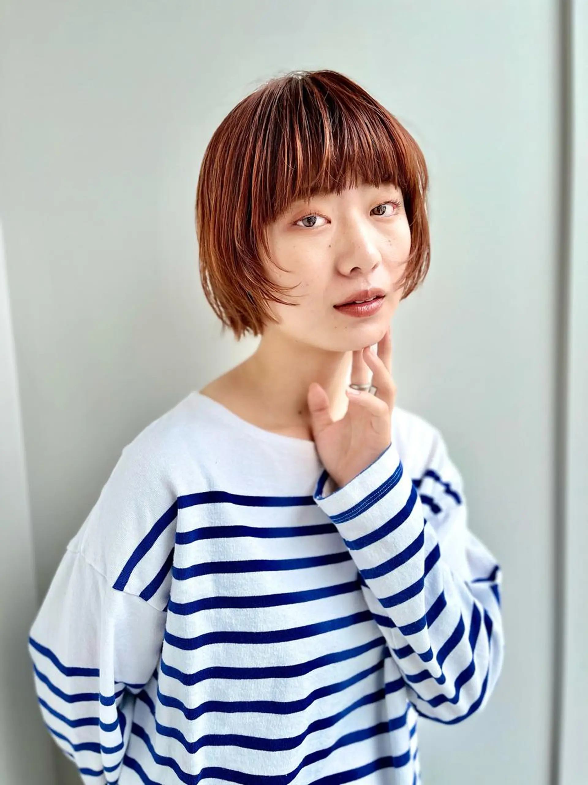 ショート ボブ あやめ【顔まわり/レ イヤー/柔らかカラ】のヘアスタイル