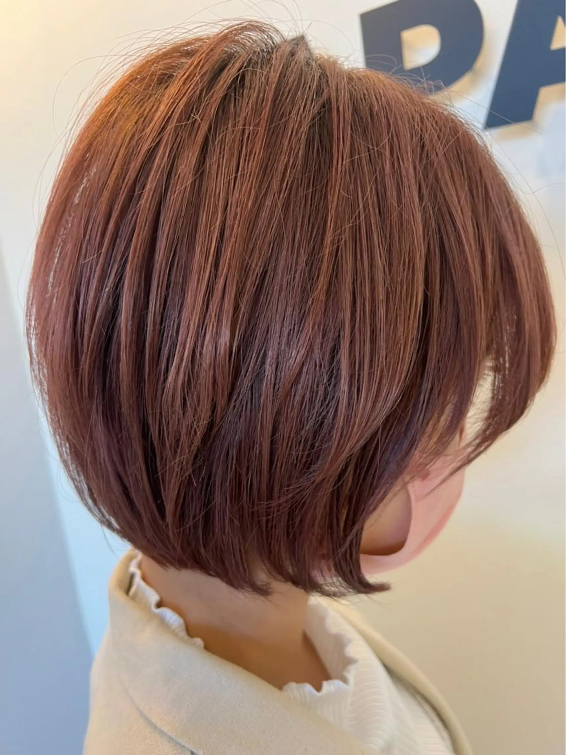 ショート カラー ピンクカラー カット 縮毛矯正 岩崎 裕司のヘアスタイル