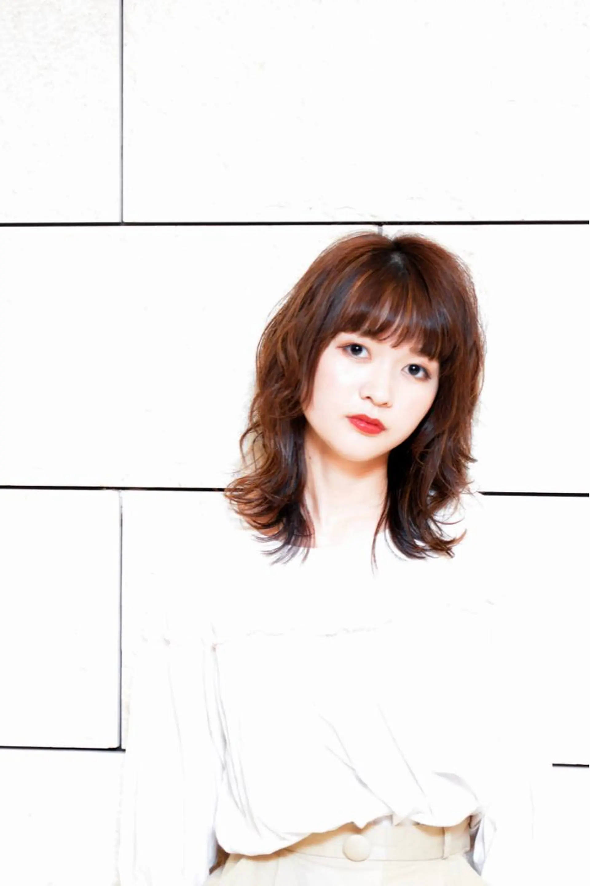 ミディアム カラー パーマ ハイレイヤー レイヤーカット 星 沙織のヘアスタイル