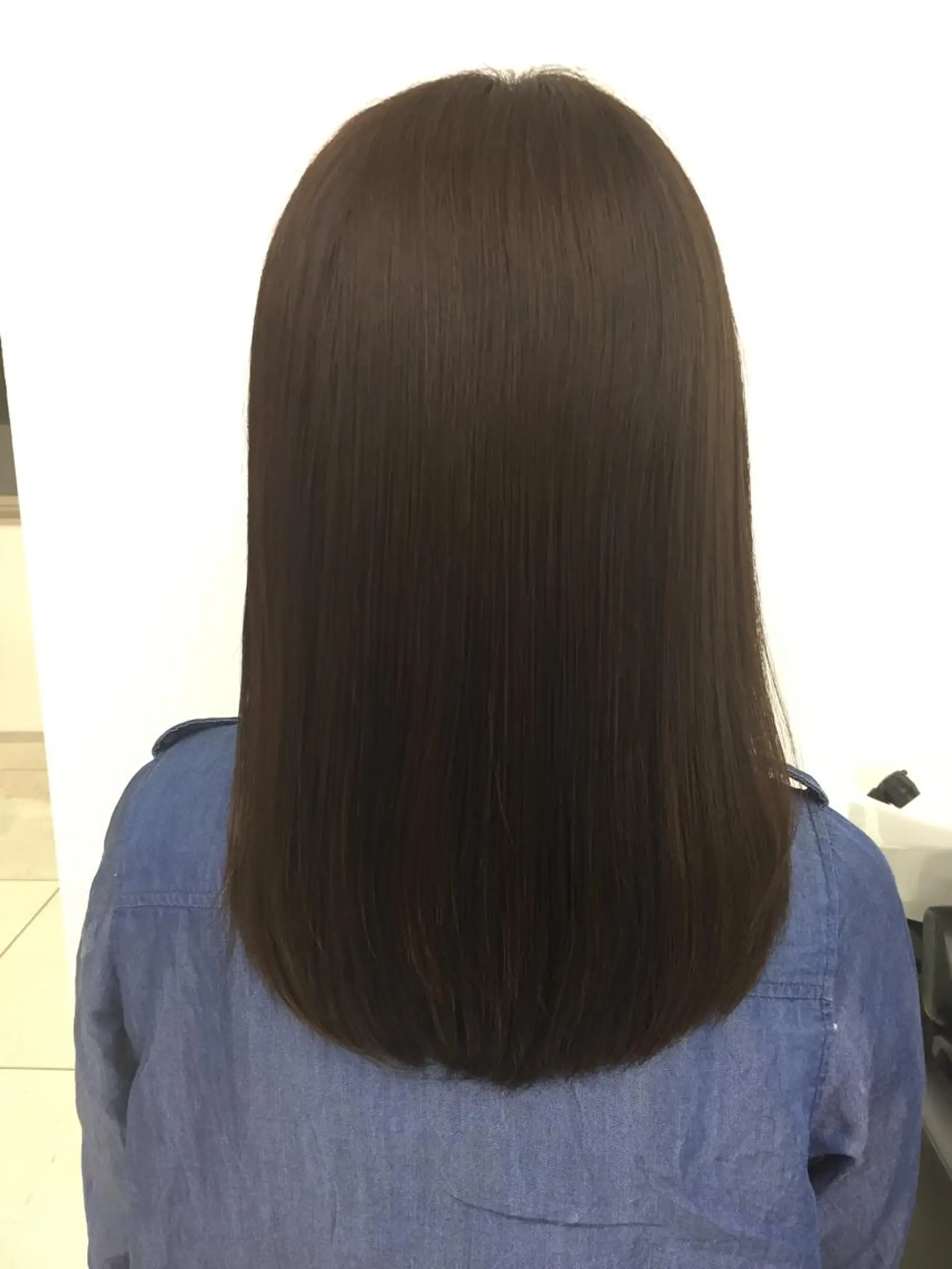 ミディアム カラー アッシュ 岩崎 裕司のヘアスタイル