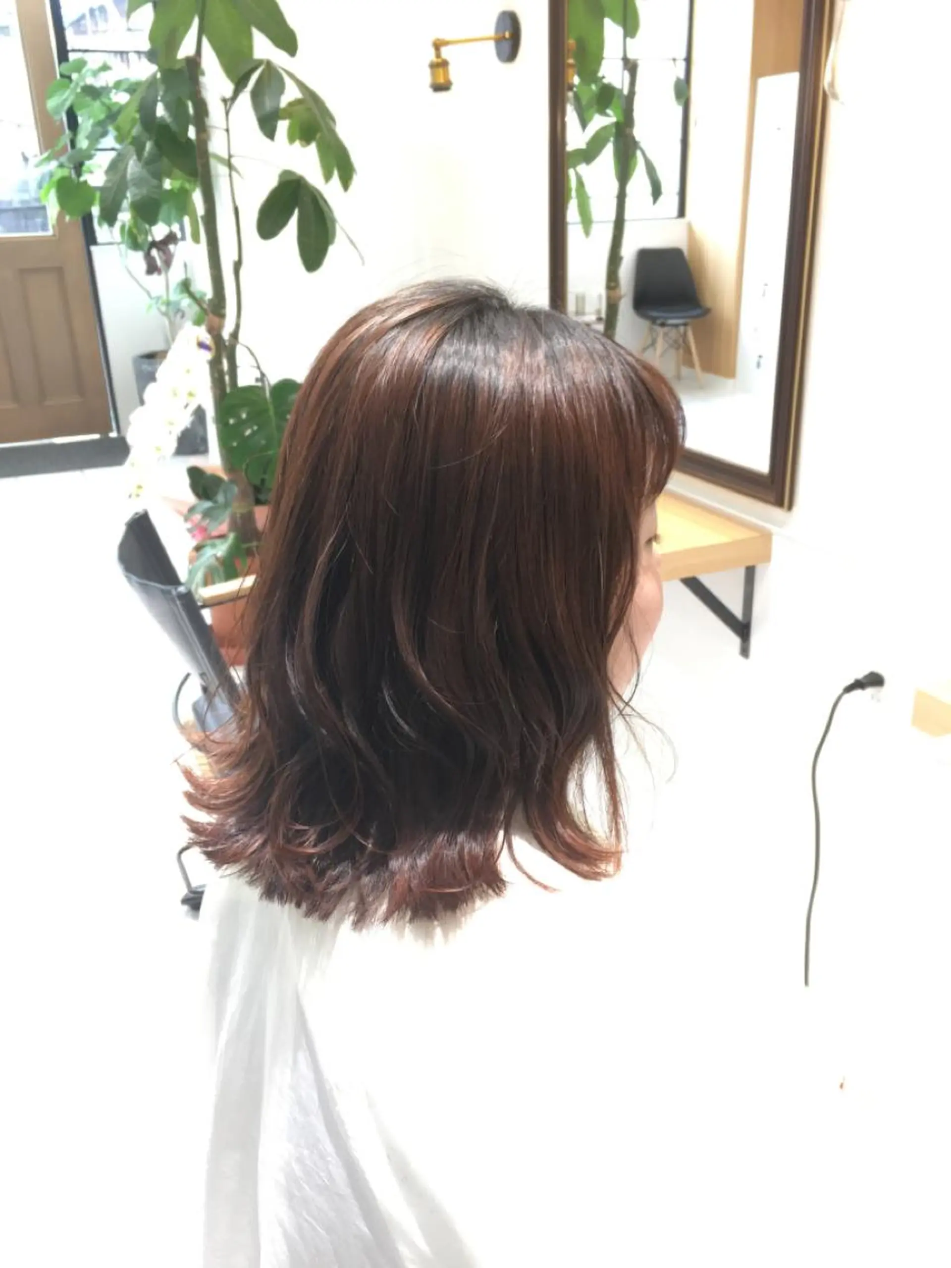 ミディアム 神田 菜々子のヘアスタイル
