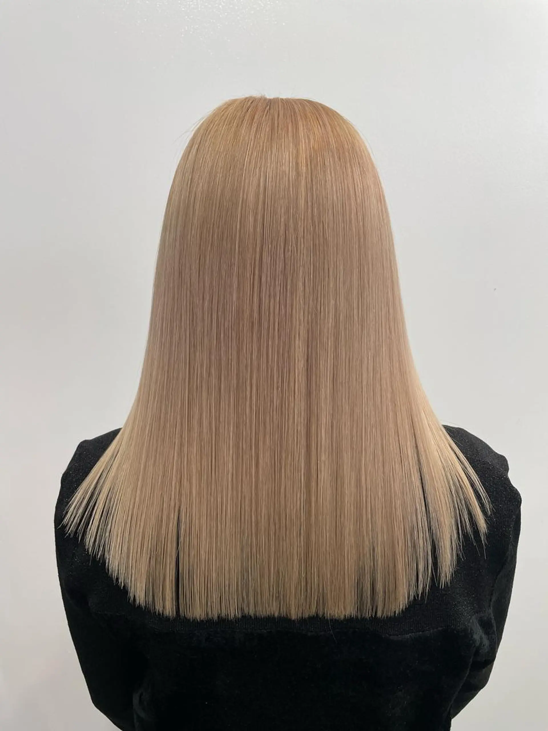 ミディアム カラー ヘアアレンジ ベージュカラー ホワイトベージュ ヘアカラー トリートメント 🎨ハイトーン/ 切りっぱなし みつきのヘアスタイル