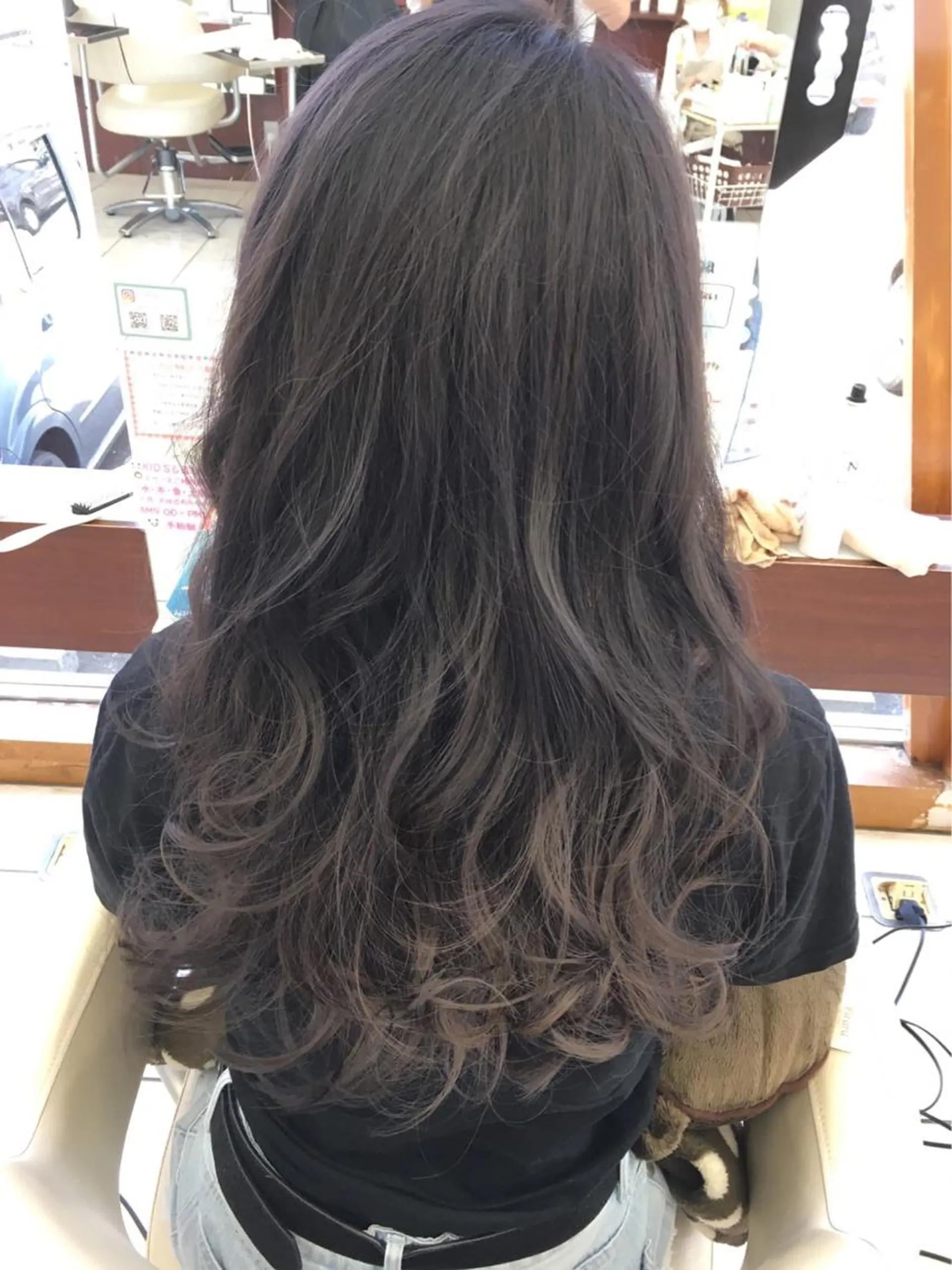 ロング カラー パーマ アッシュ ブリーチ グラデーションカラー ラベンダーカラー ラベンダーアッシュ nails by Kanaのネイルデザイン