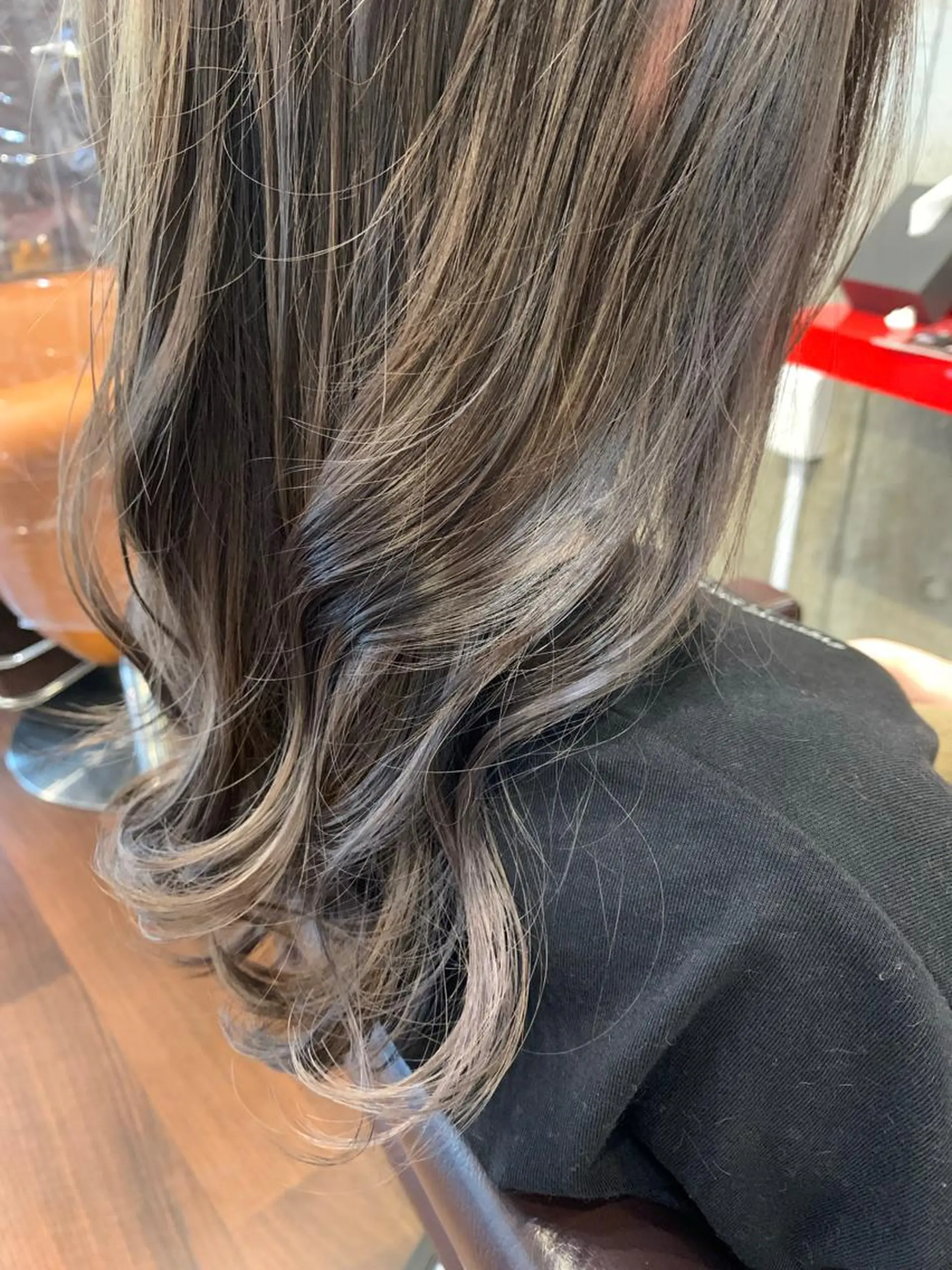 セミロング カラー インナーカラー カット ヘアカラー ナカジマ ハルカのヘアスタイル