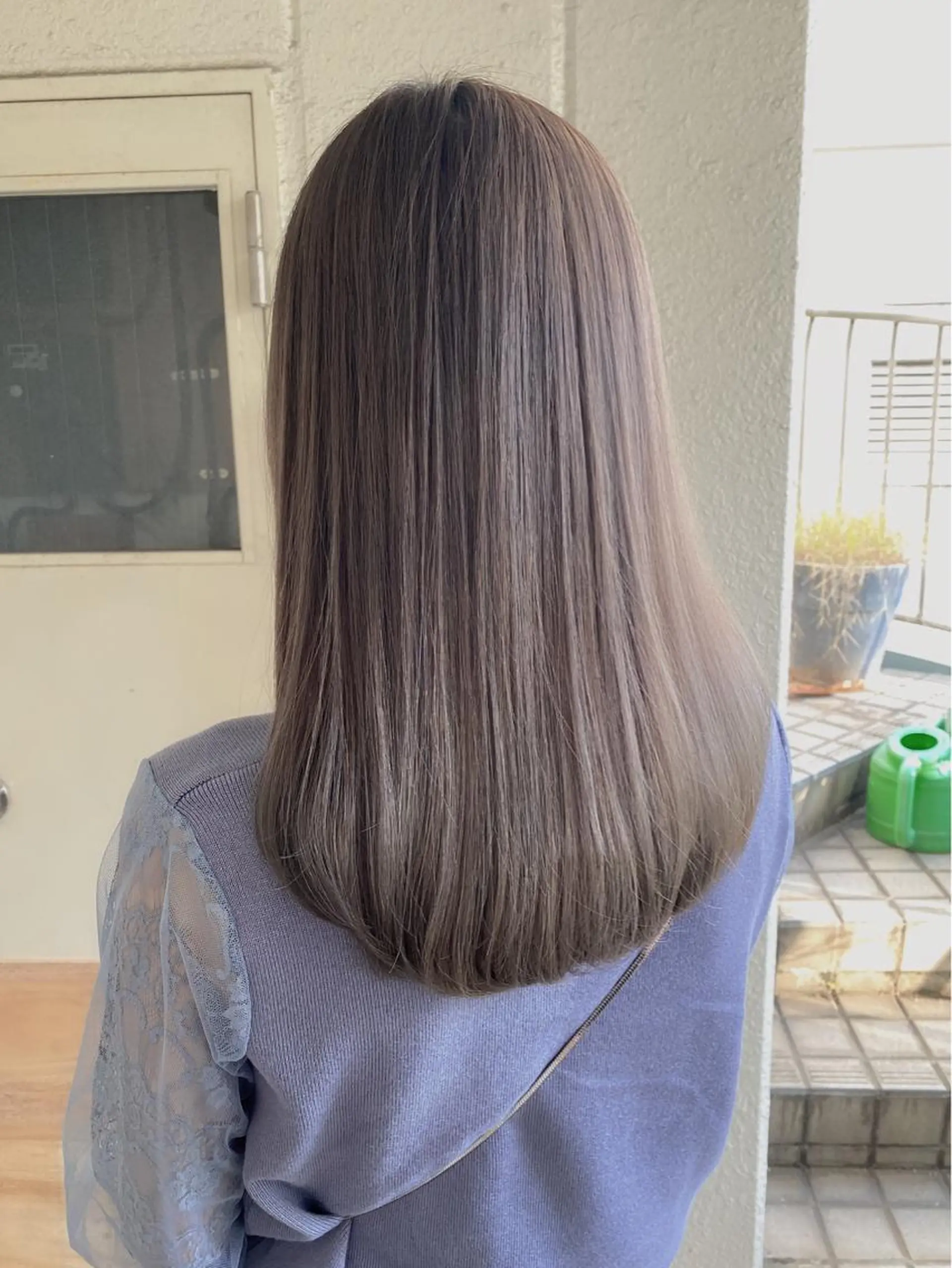 ミディアム カラー 透明感カラー グレージュ nailist mana𖤐´-のネイルデザイン