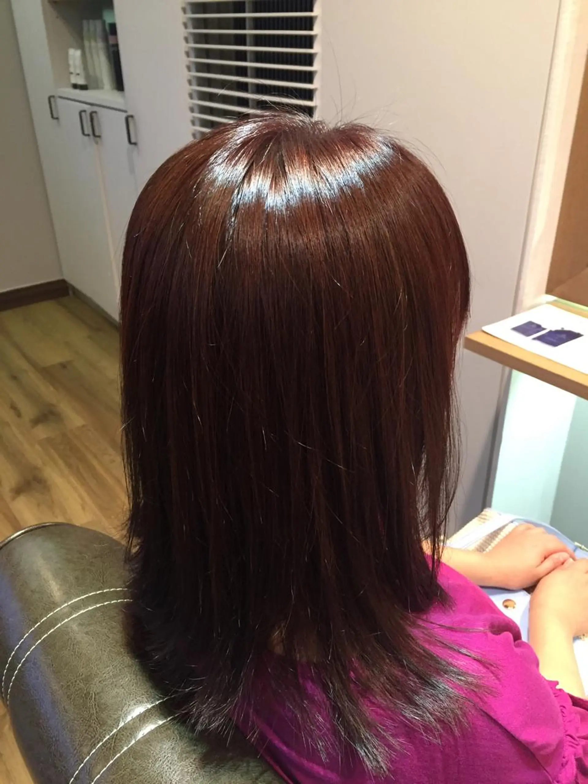 セミロング カラー ツキダテ ユイのヘアスタイル