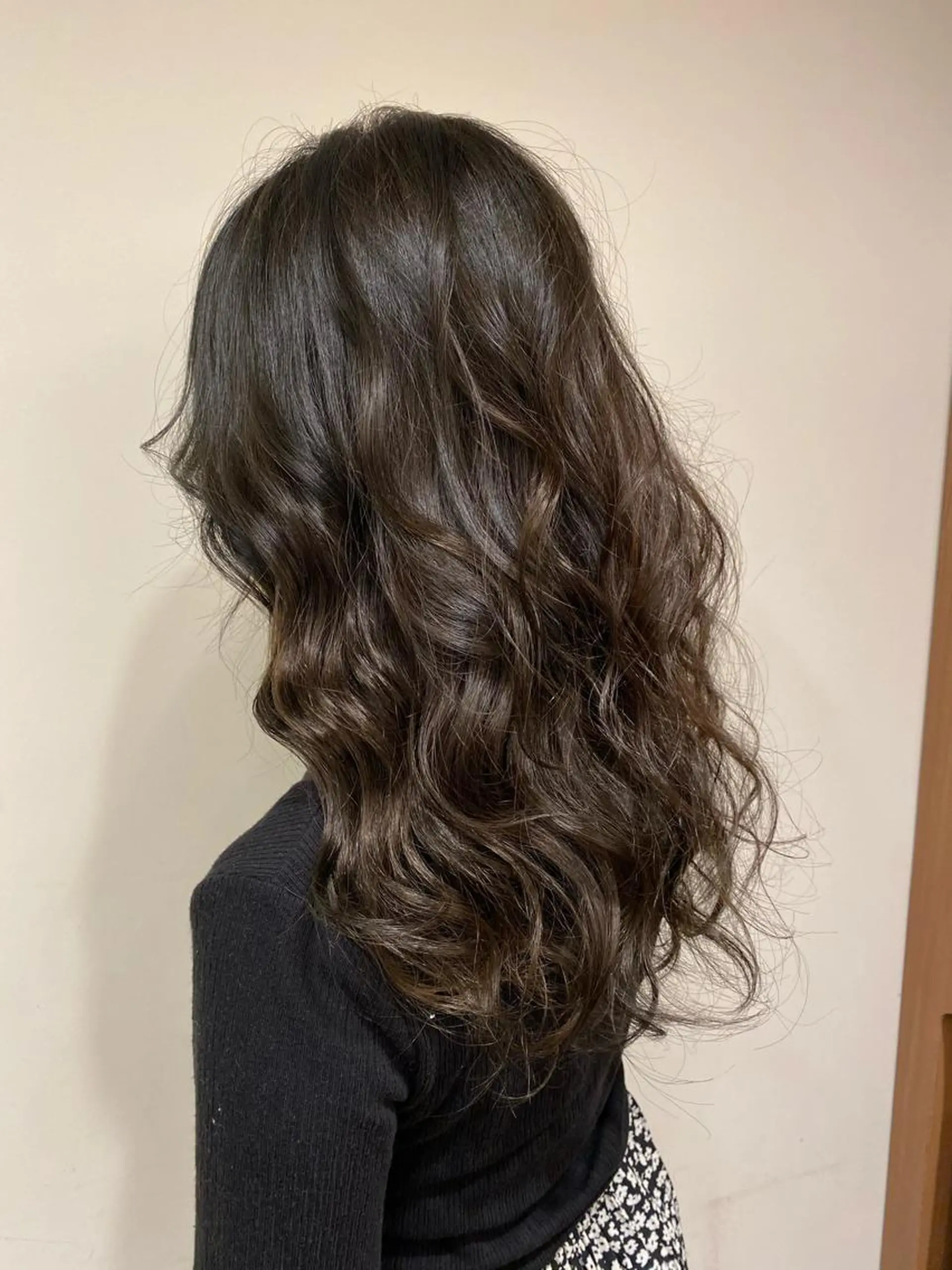 ロング レイヤー/グレージュ メンズパーマのヘアスタイル