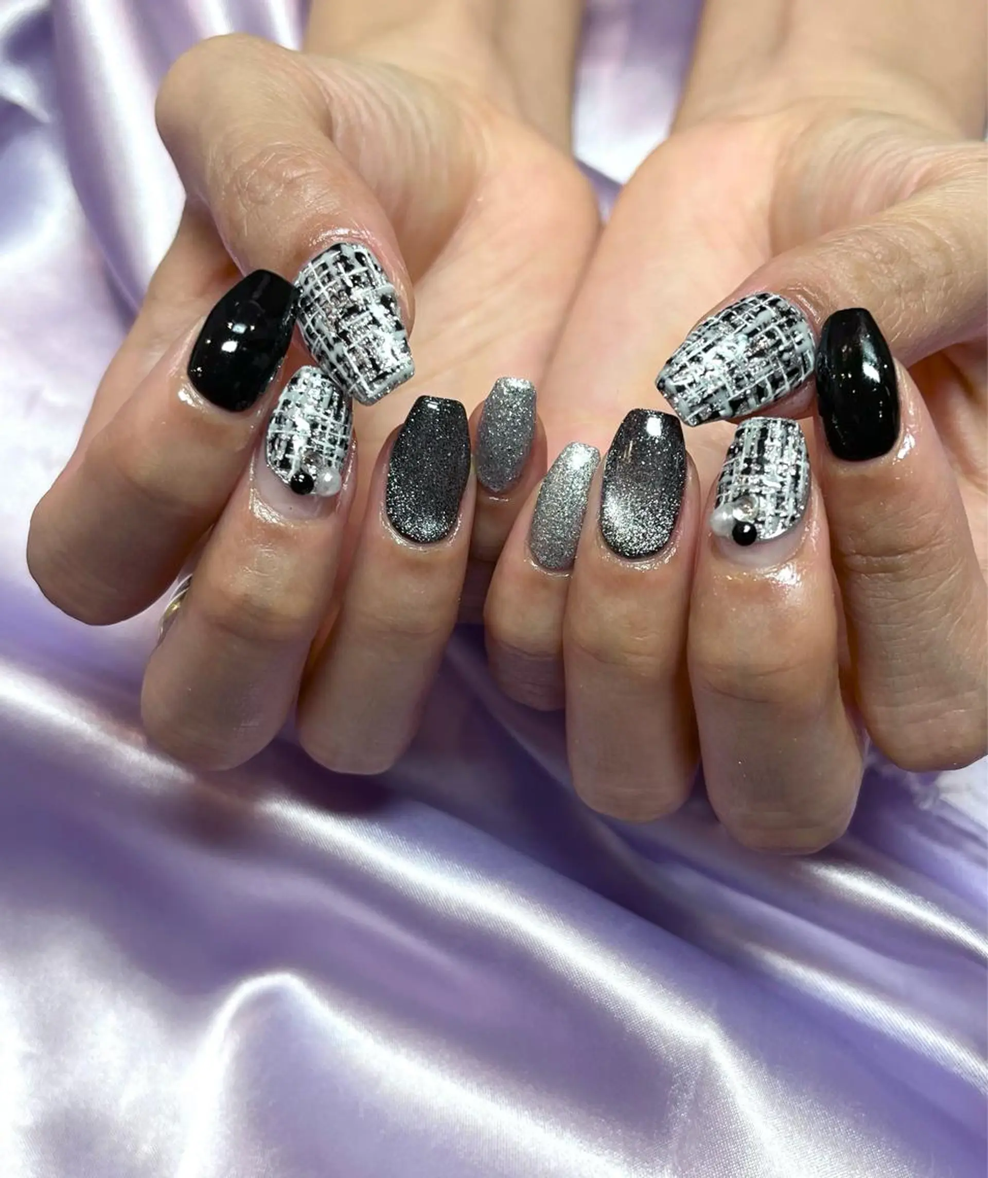 ネイル ガーリー キラキラネイル 韓国ネイル マグネットネイル シルバー Para Sol nail　Maoのネイルデザイン