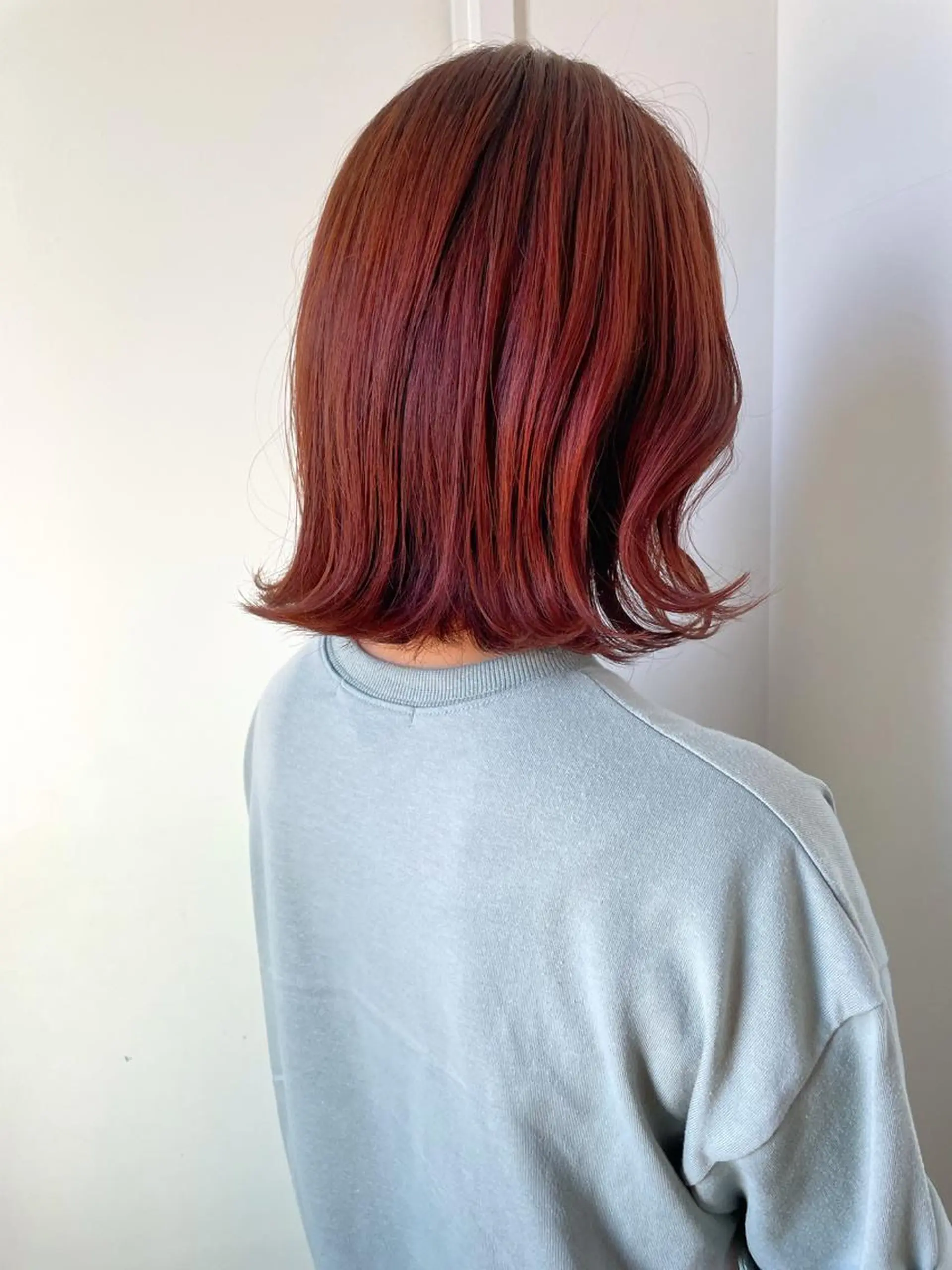 ミディアム カラー アッシュ ダブルカラー ハイライトカラー ハイトーンカラー イルミナカラー カット ヘアカラー トリートメント 江上拓郎/ショート /酸性ストレートのヘアスタイル