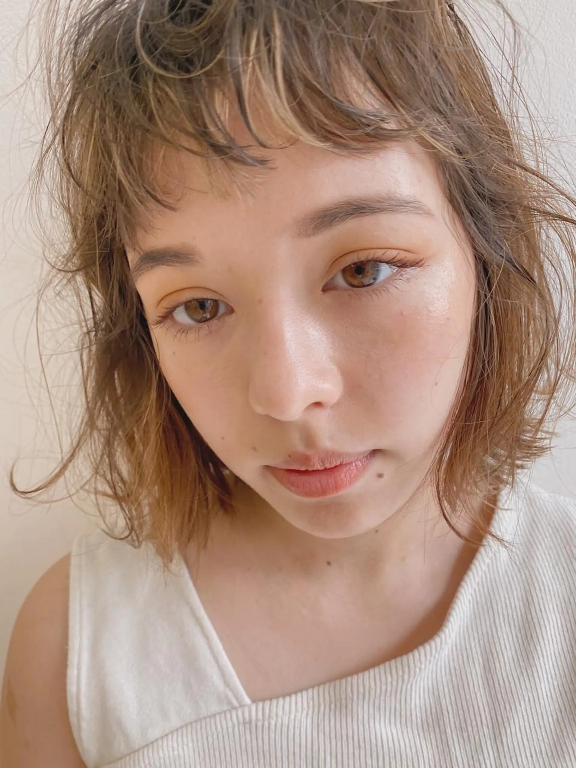 ミディアム カラー カット ヘアカラー 顔周りレイヤー/韓国 ブリーチminamiのヘアスタイル