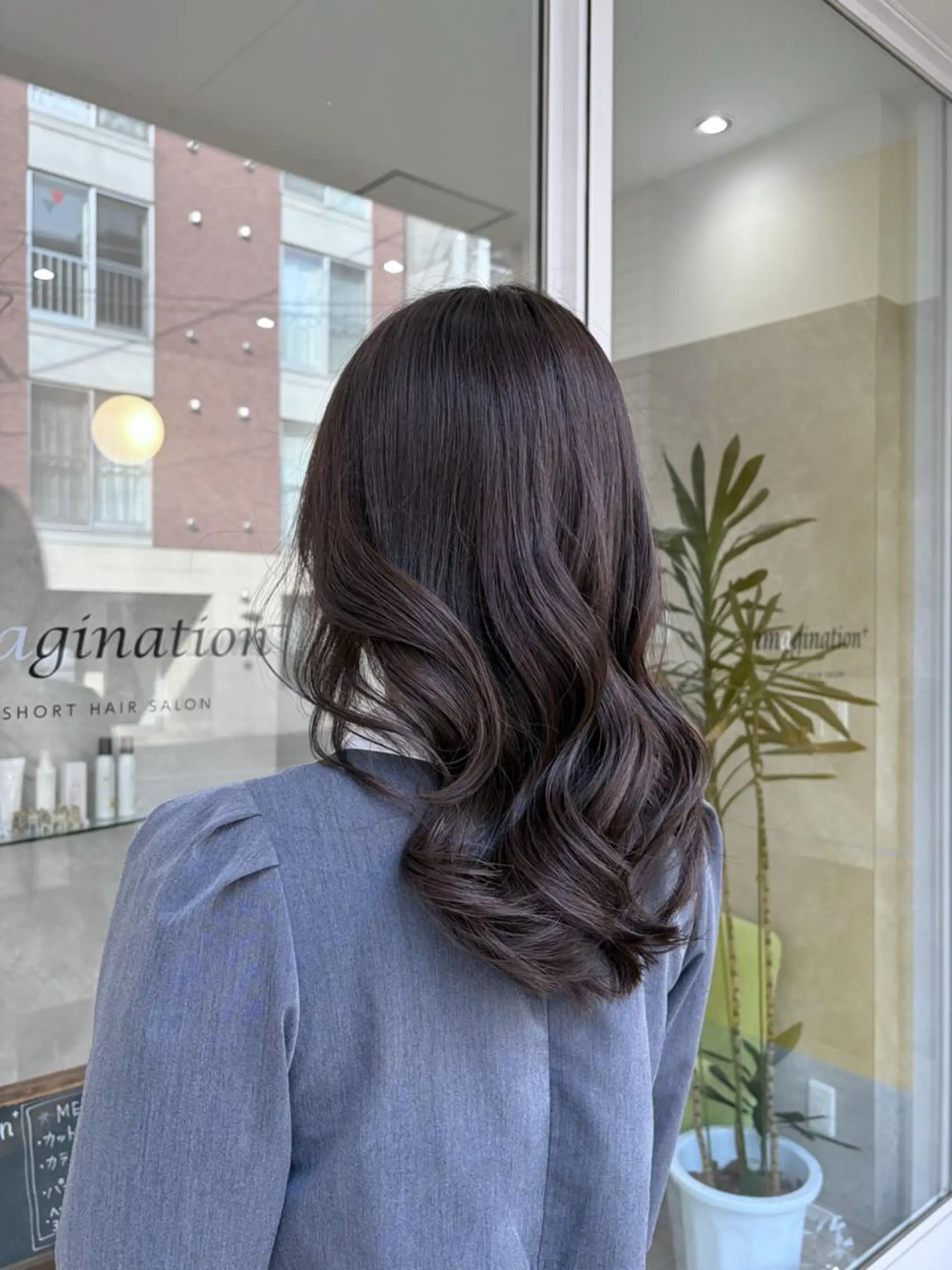 セミロング 韓国ヘアケアブリーチ 莉奈のヘアスタイル