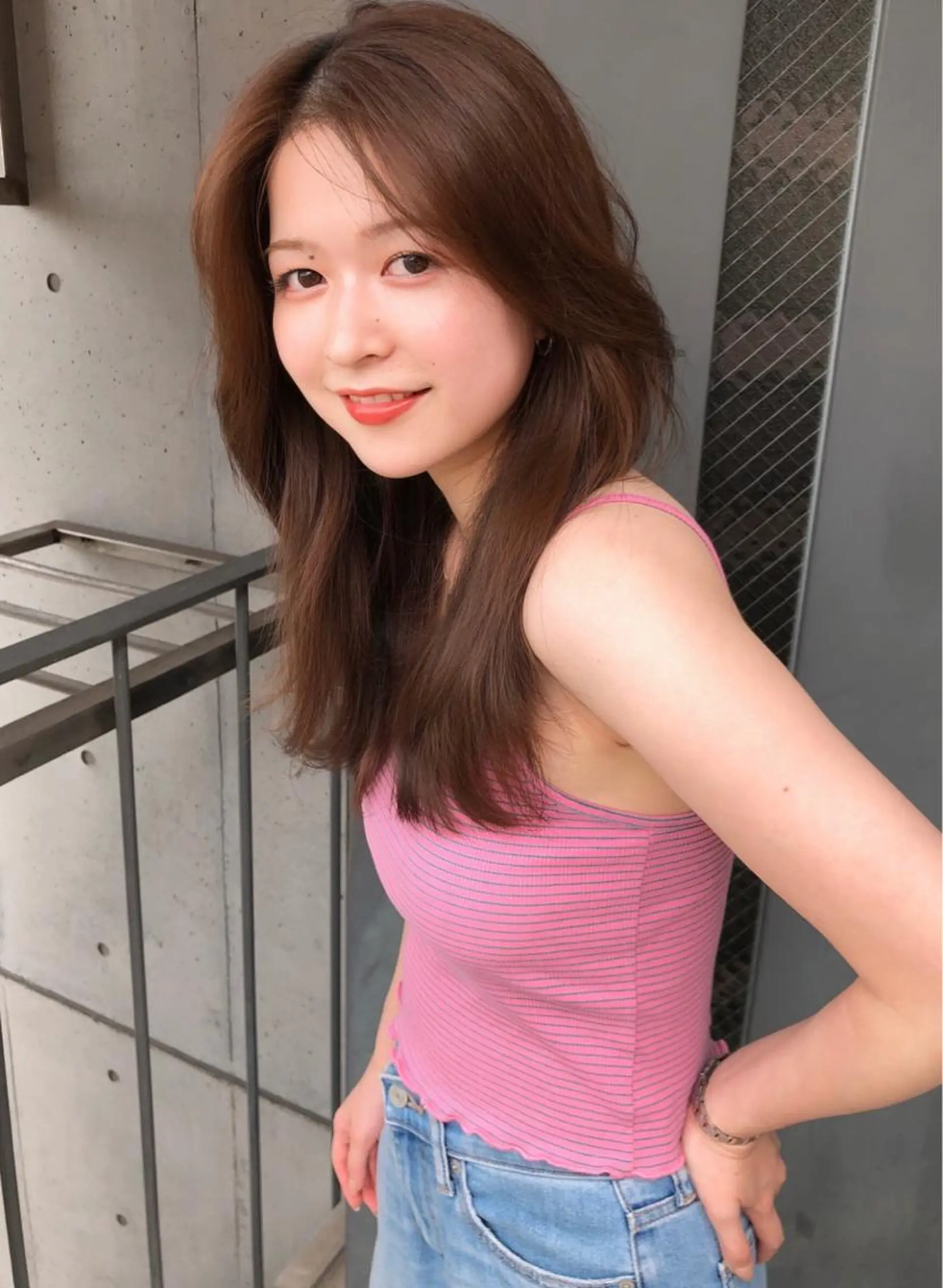 ロング カラー くびれヘア 顔周りカット 韓国風ヘア カット ヘアカラー トリートメント トレンドヘア🌿 chinariのヘアスタイル