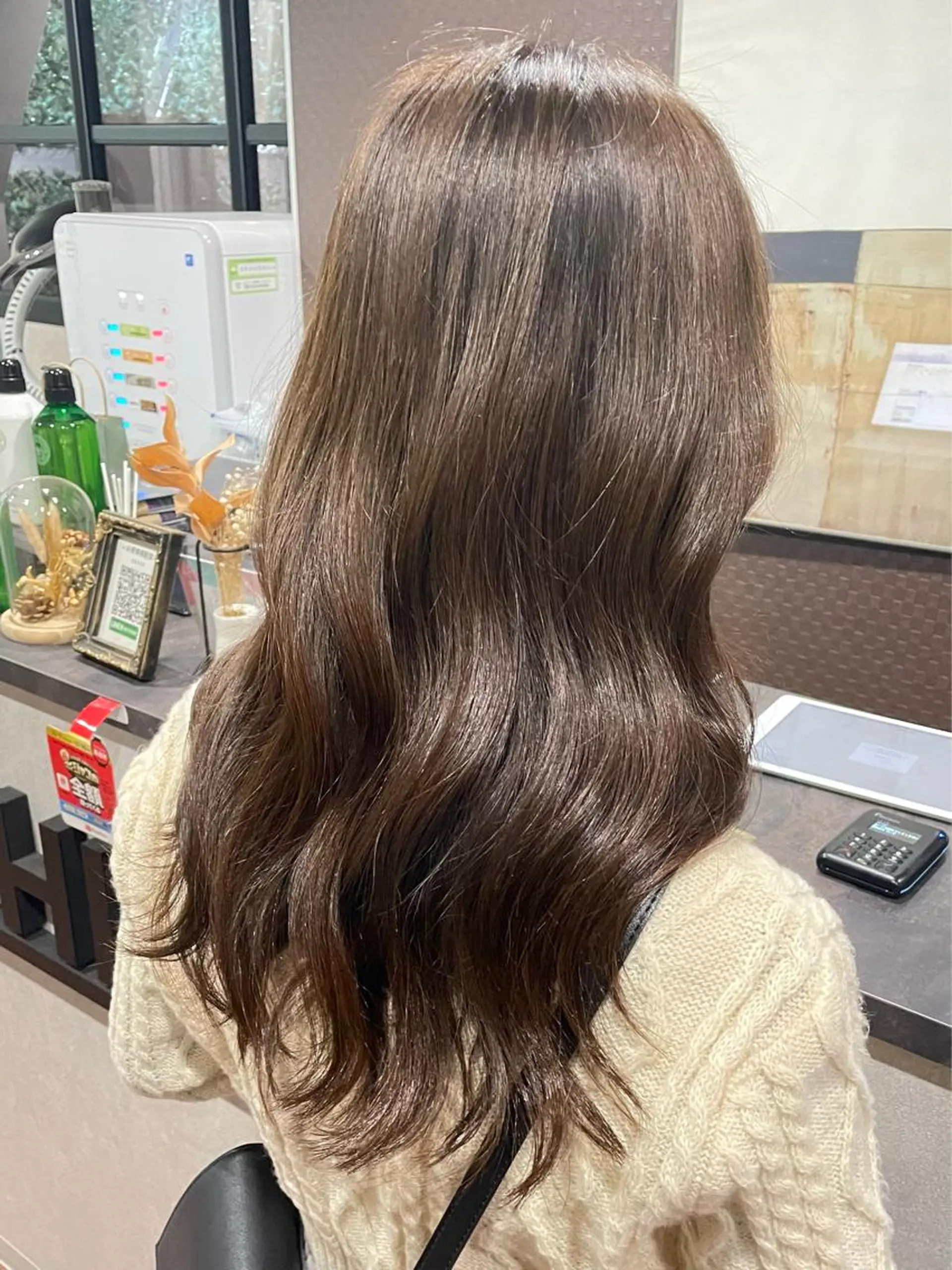 ロング カラー カット ヘアカラー トリートメント 井本翔太.髪質改善. ベージュ.グレージュのヘアスタイル