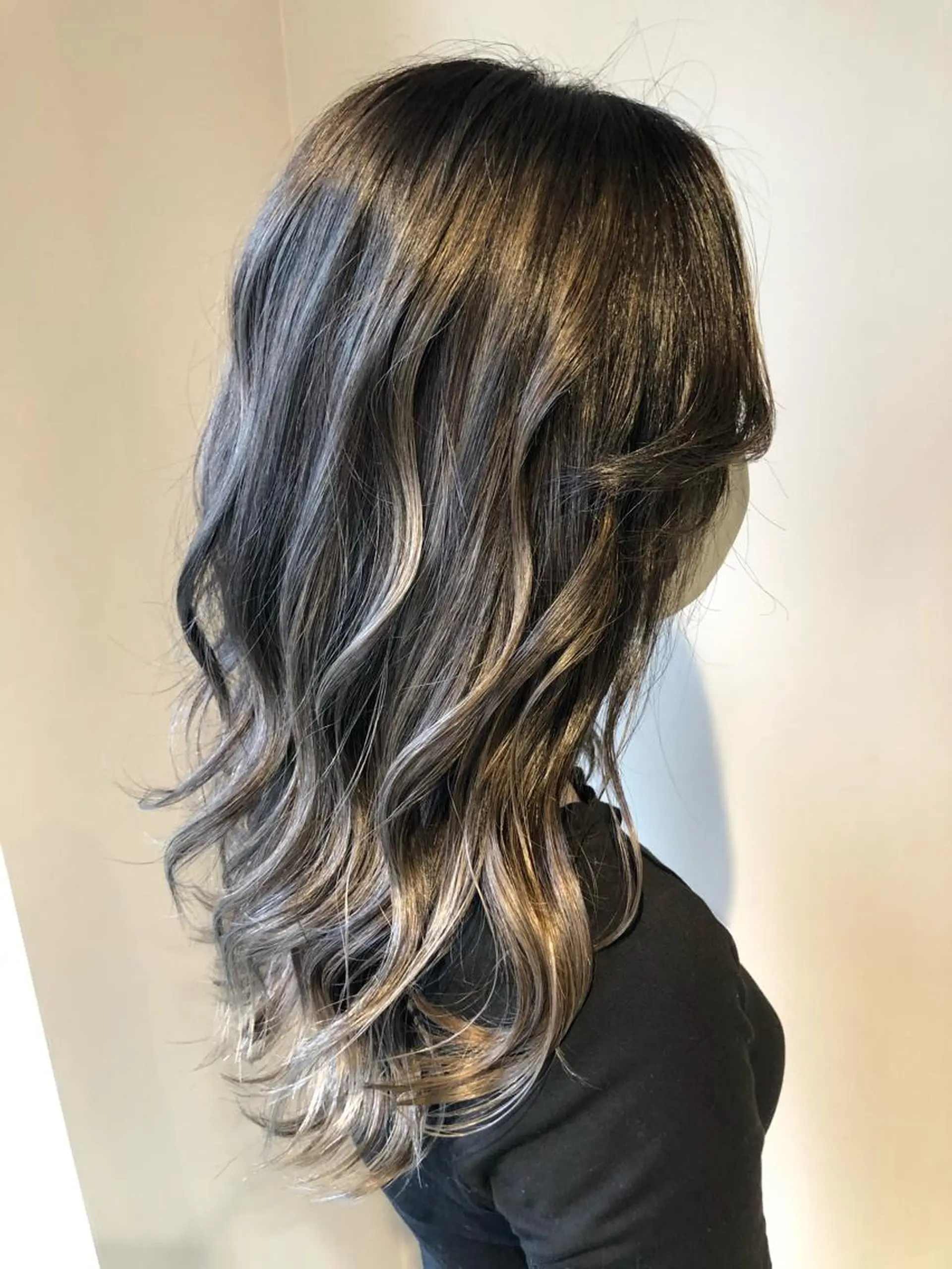 セミロング ブリーチ👩‍🦳/ ‪✂︎MANAMIのヘアスタイル