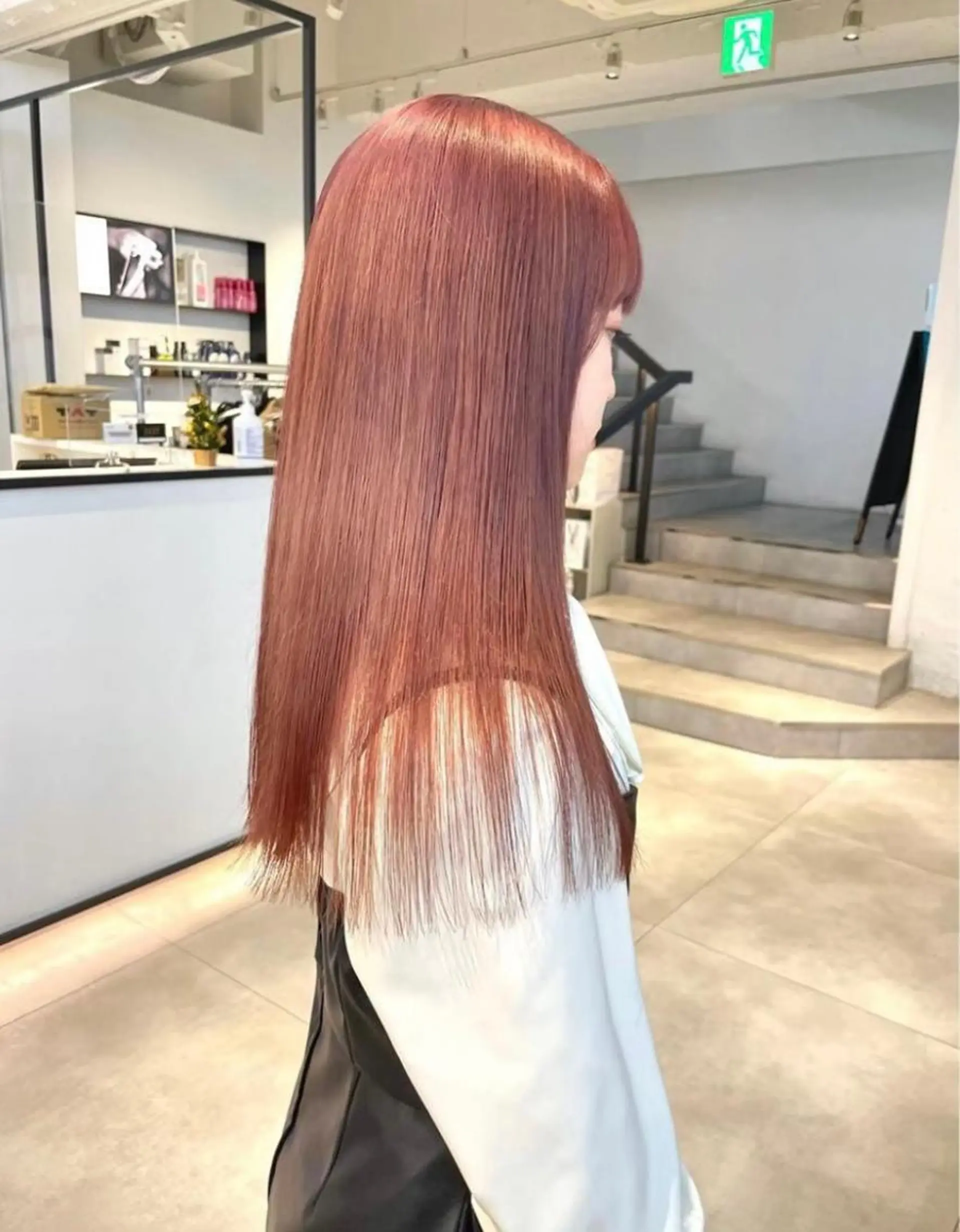 ロング カラー ベージュカラー 黒髪 ブリーチ ブルーカラー ブルーブラック 髪質改善　ネイル コトミ🐸のヘアスタイル