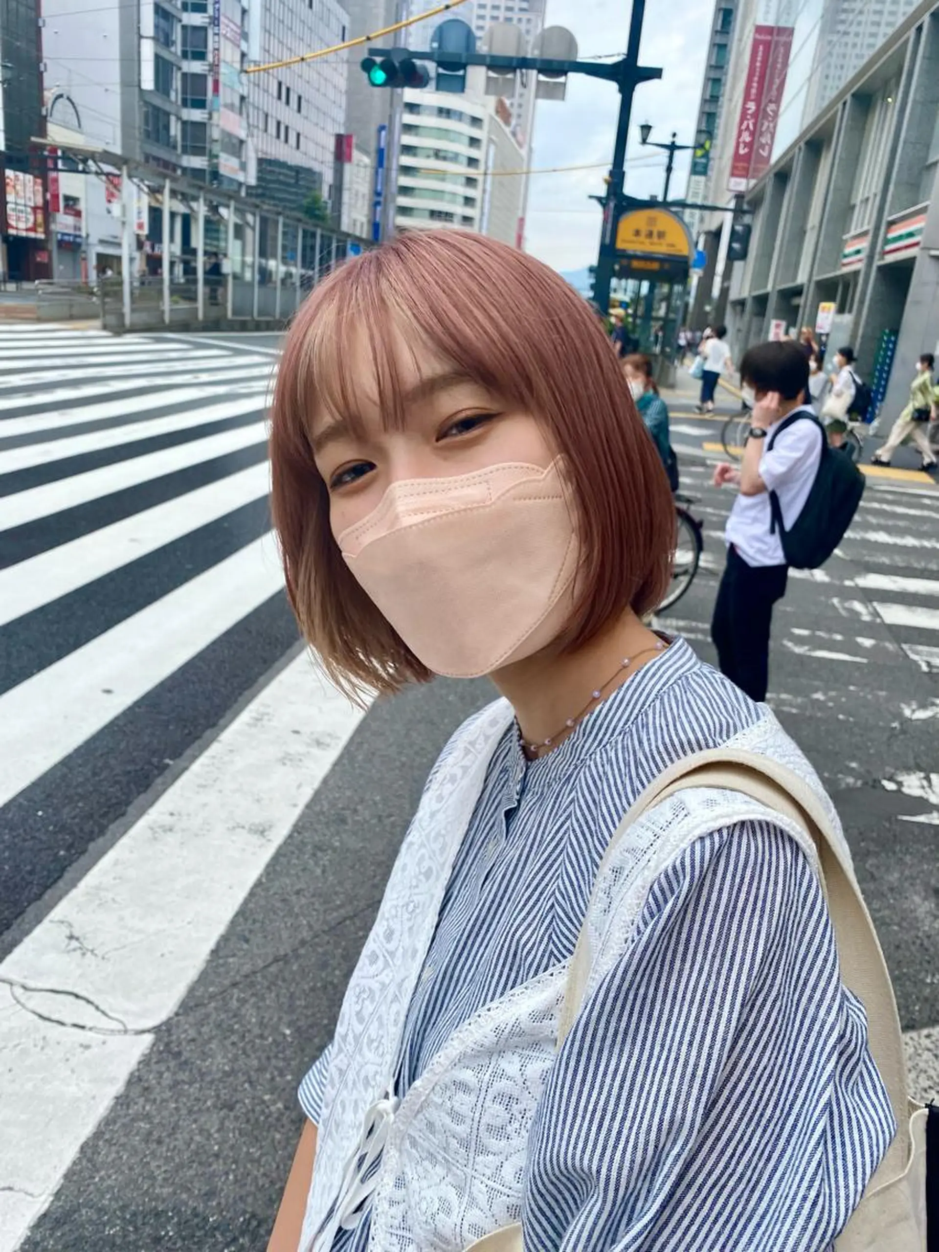 ショート カラー ベージュカラー ミルクティーベージュ ピンクカラー ピンクベージュ 藤江 健人のヘアスタイル