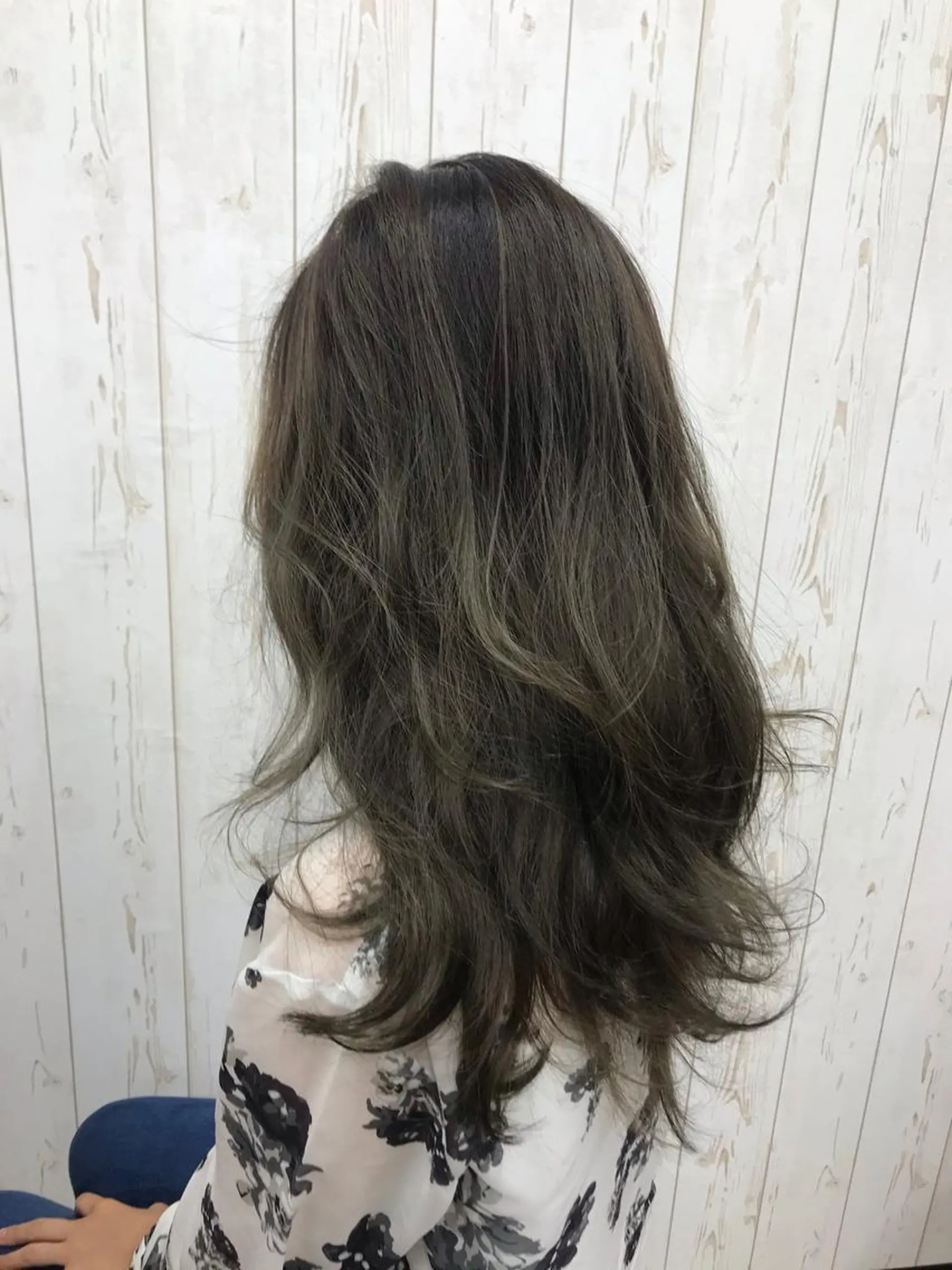 ロング カラー ヘアアレンジ ベージュカラー オリーブベージュ AN'TIA小作代表 ⭐︎kazuma⭐︎のヘアスタイル