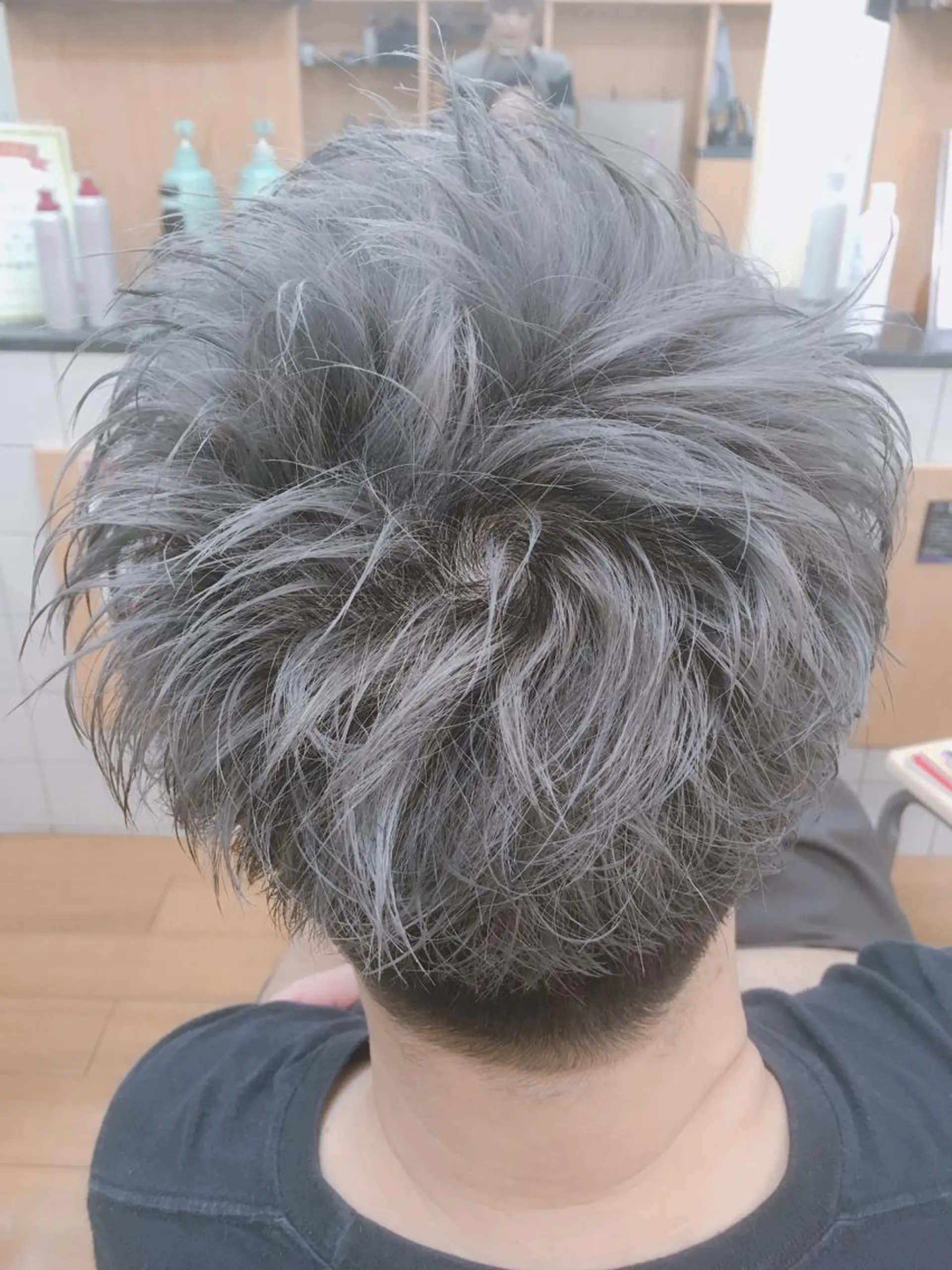 ショート カラー シルバー ヘアカラー 新中野メンズサロン TOKUTOKOのヘアスタイル