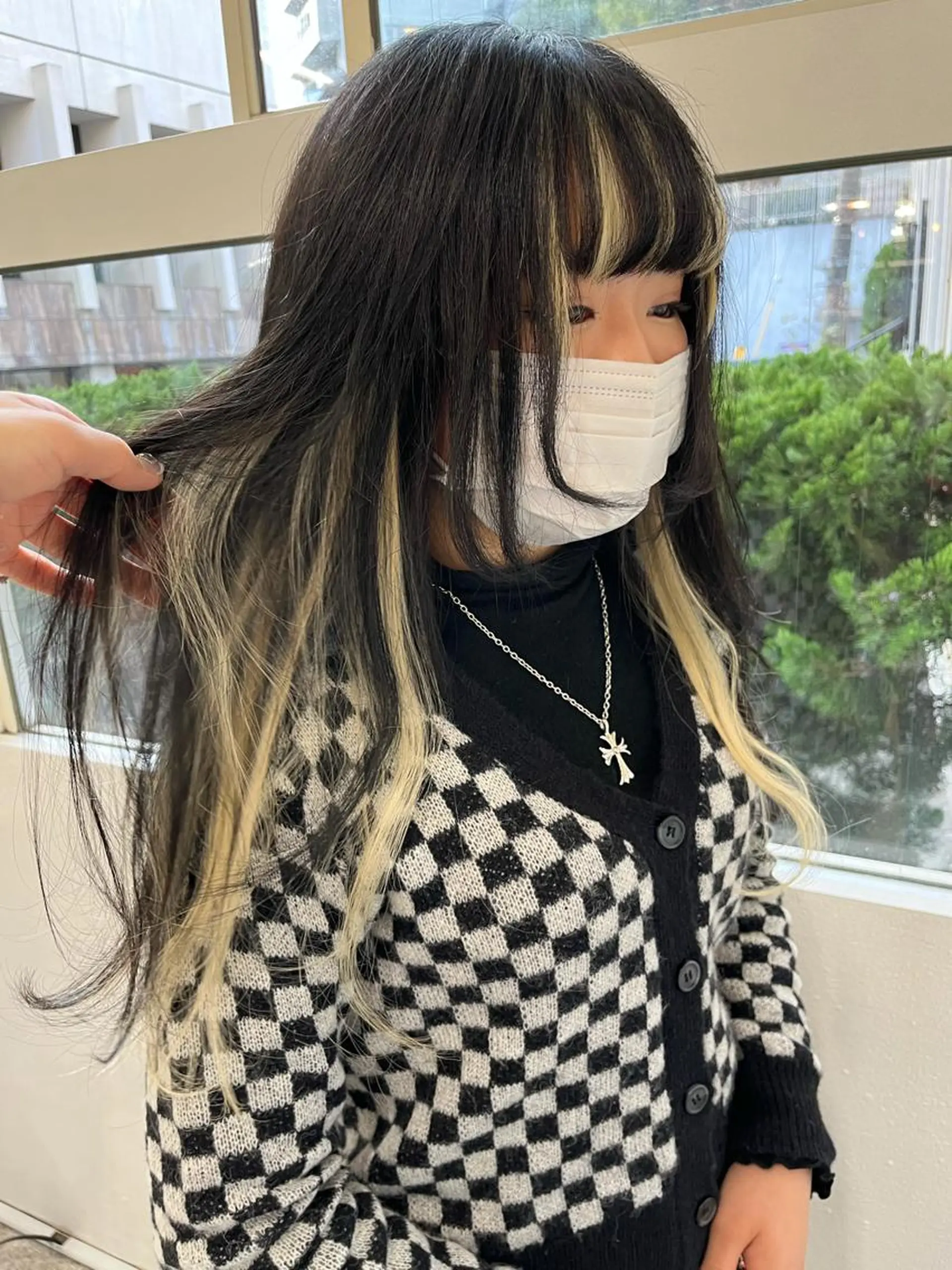 ロング カラー エクステ ハイトーン 💭黒崎ハルカのヘアスタイル