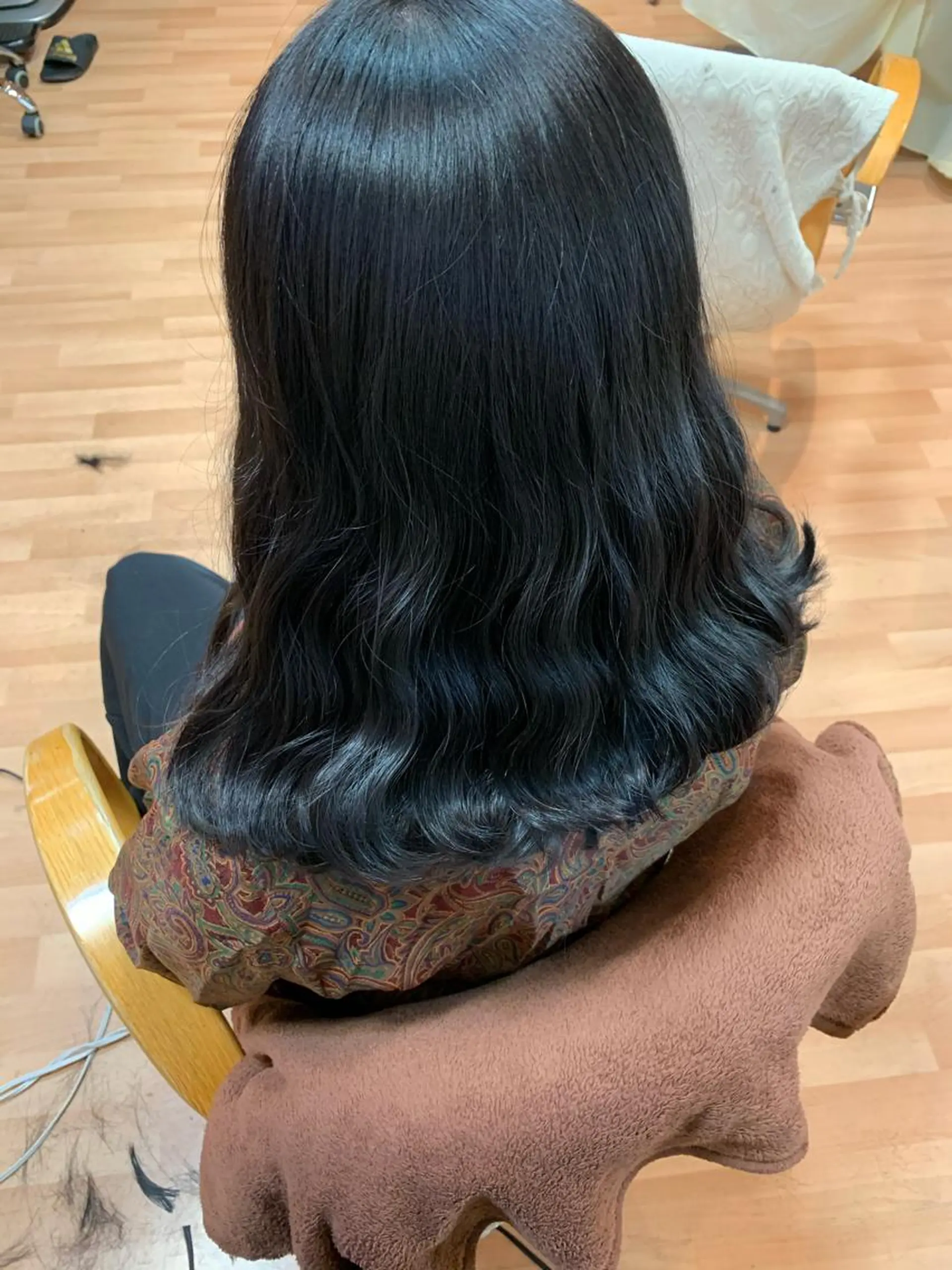 ミディアム カラー ヘアアレンジ 黒髪 ブルーカラー ブルーブラック ヘアカラー mayu .のヘアスタイル