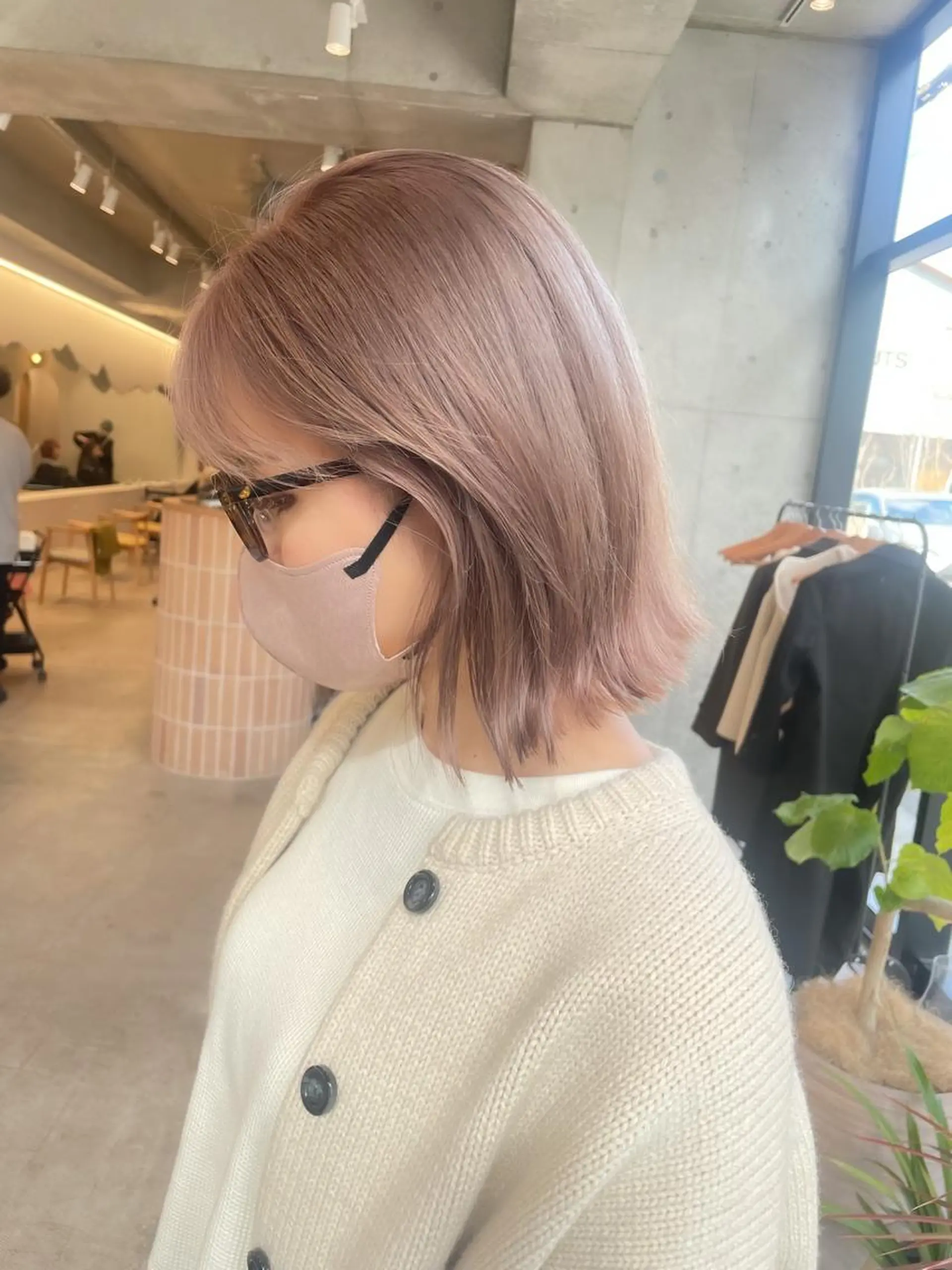 ショート カラー ヘアアレンジ ミニボブ/ブリーチ 🌈MISATOのヘアスタイル