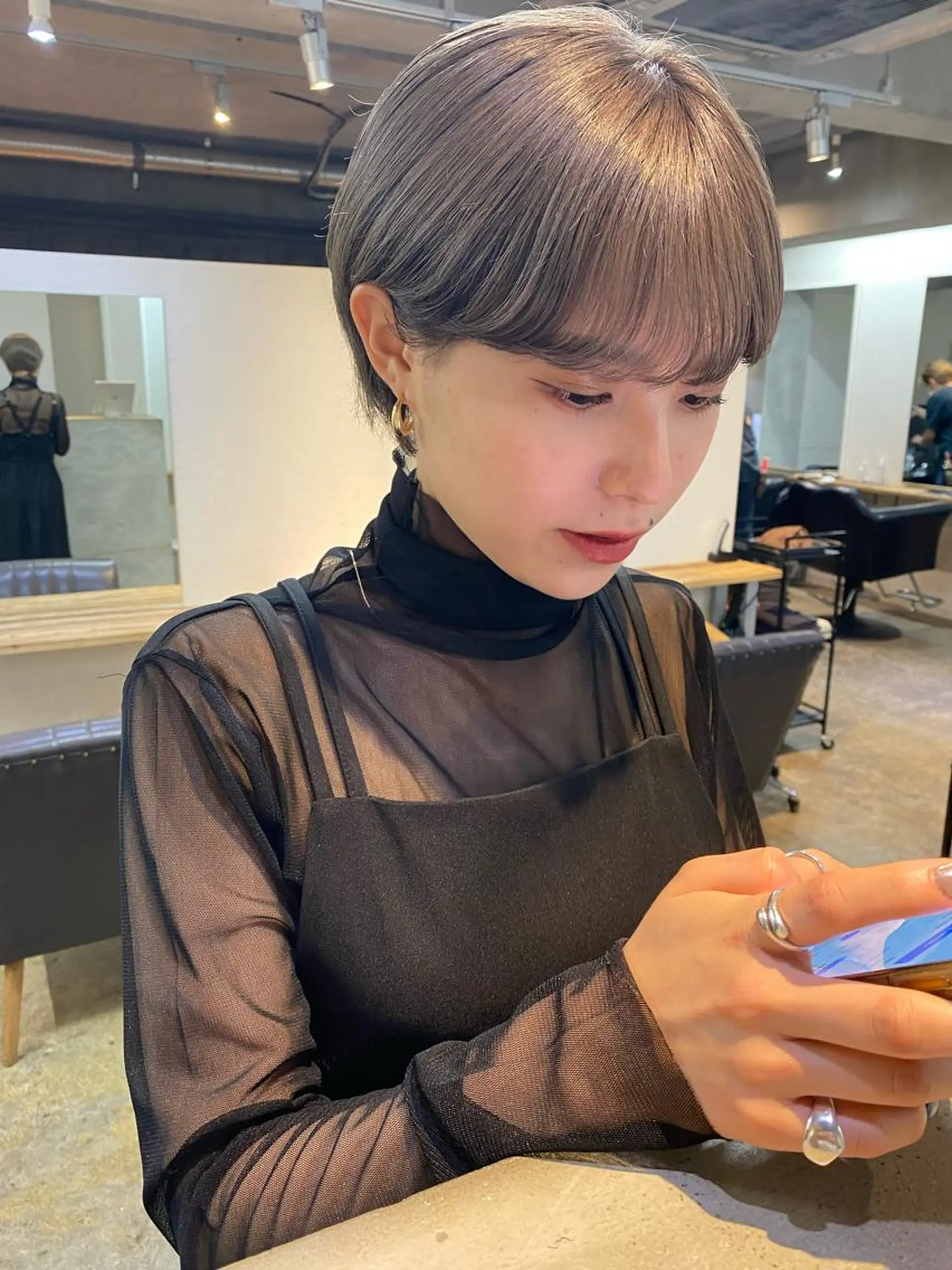 ショート カラー パーマ グレージュ ショートヘア カット ヘアカラー トリートメント 🧼柴田 健太郎🧼のヘアスタイル