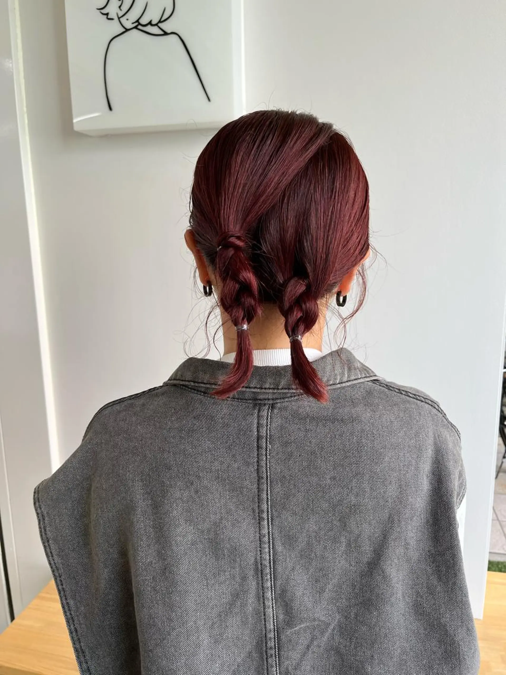 カラー レッドカラー 結婚式お呼ばれヘア セット🌼Tommyのヘアスタイル