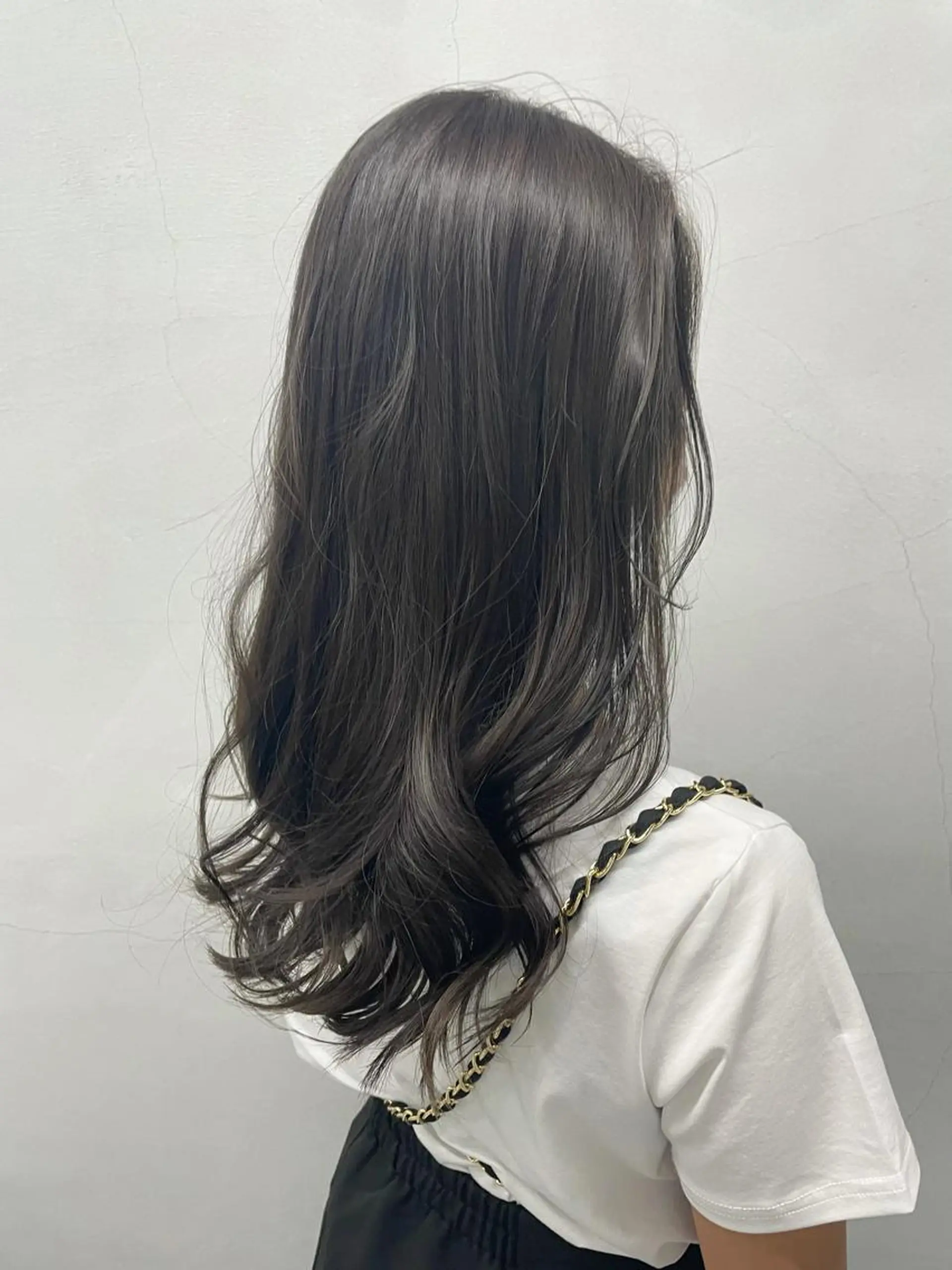カラー オリーブカラー miu .のヘアスタイル