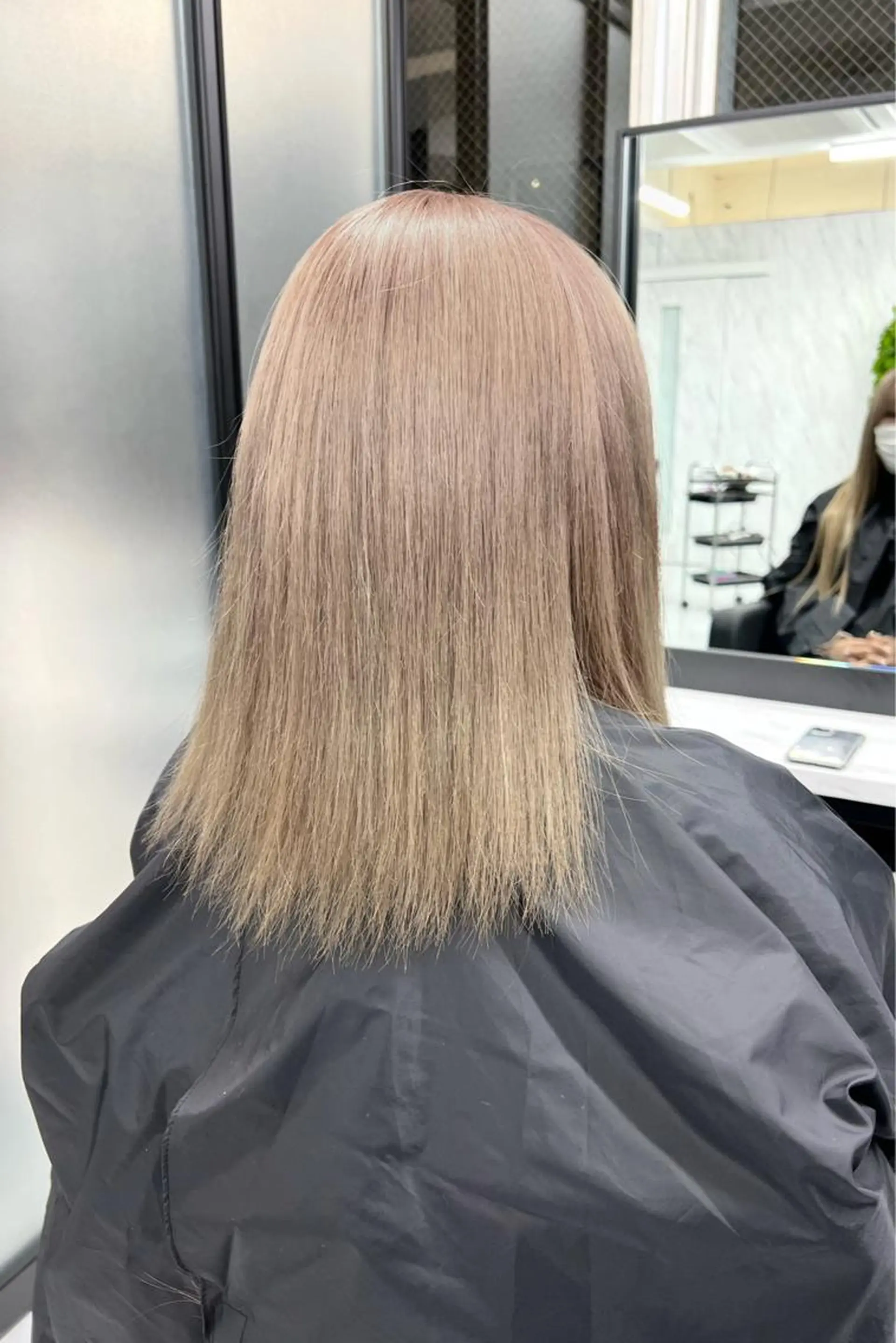 ミディアム カラー シールエクステ ハイトーンカラー エクステ ヘアカラー トリートメント シールエクステ特化 ハイトーン、NANAのヘアスタイル
