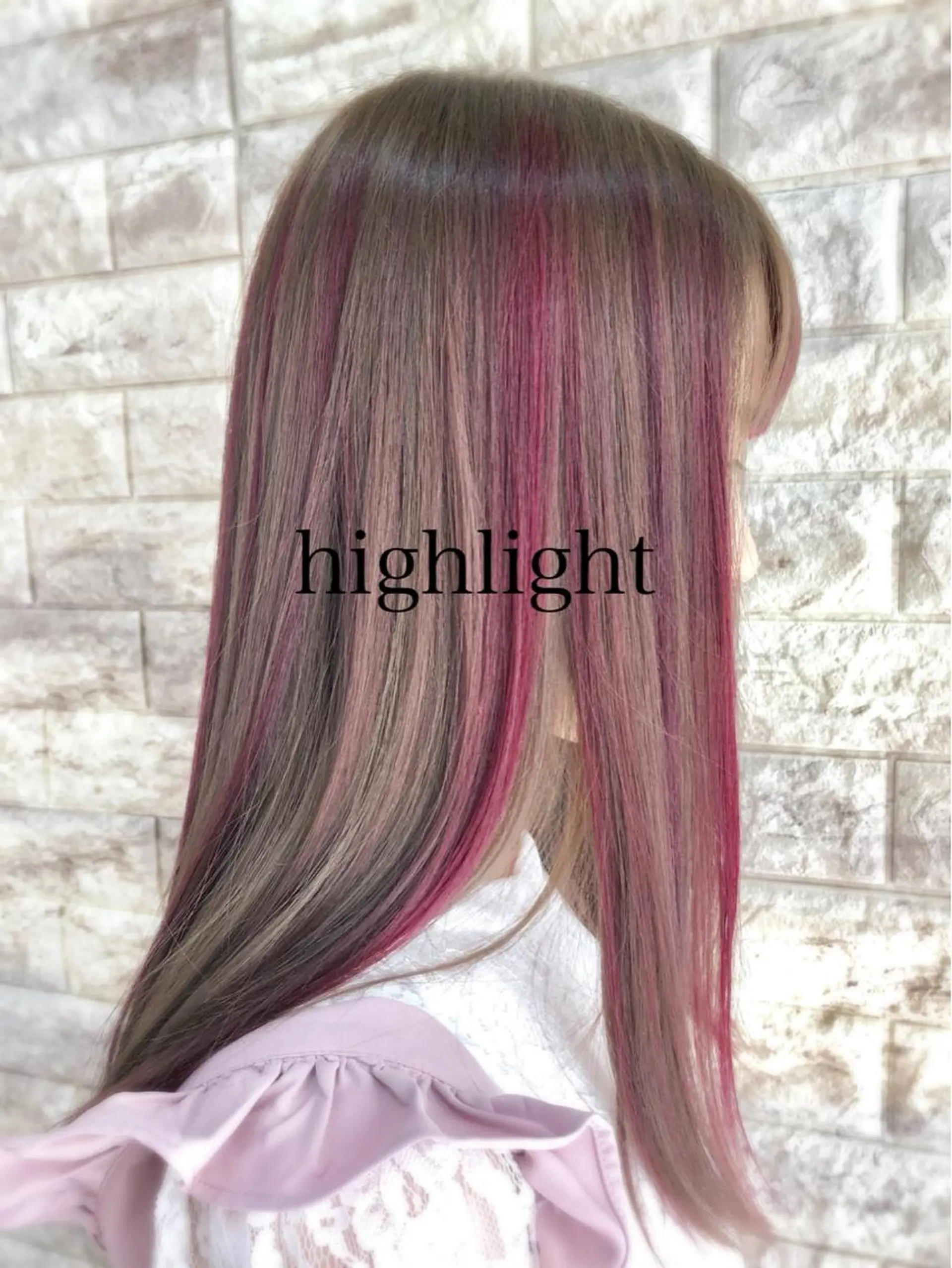 セミロング カラー デザインカラー ハイライトカラー ピンクカラー バイオレットカラー ハイライト yuki🌼 Hip's decoのヘアスタイル