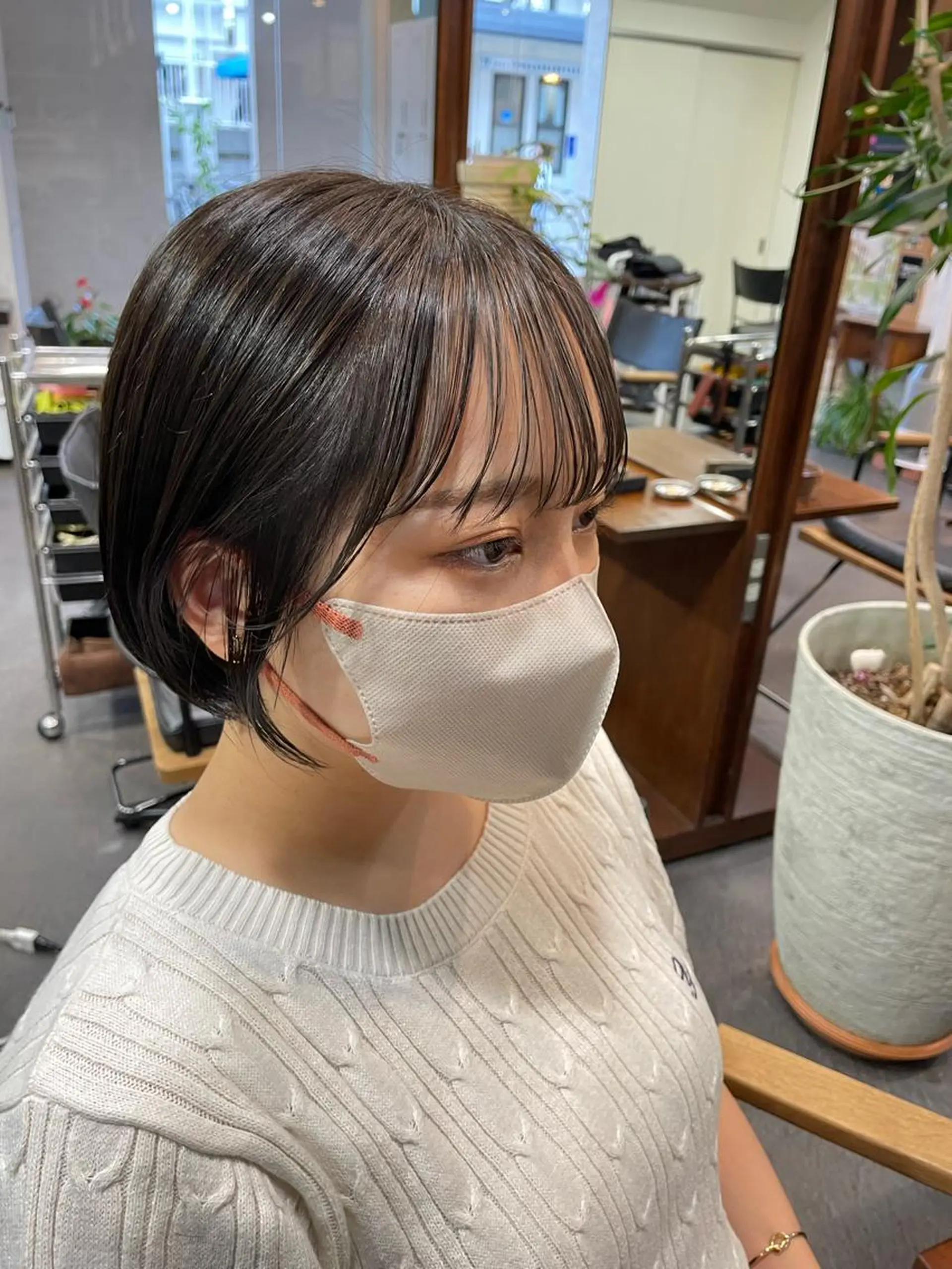 ショート カラー カット ヘアカラー トリートメント 月200名以上担当 六甲徒歩30秒のヘアスタイル